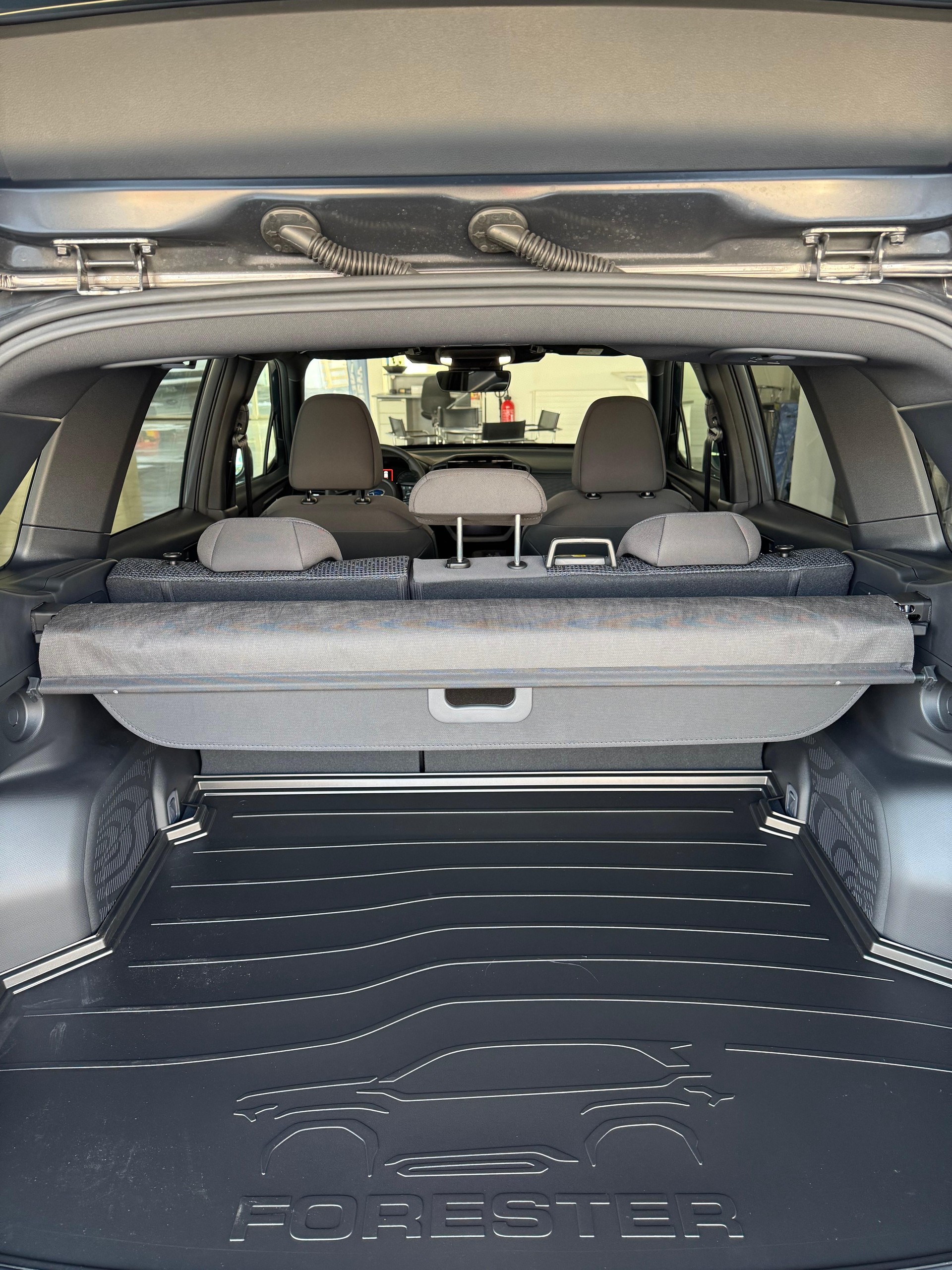SUBARU Forester Station 2.0i e-Boxer Swiss Plus-image-5