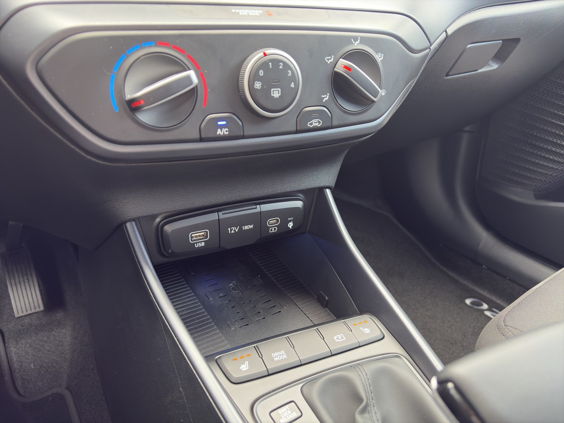 HYUNDAI i20 1.0 T-GDi Amplia DCT-image-17
