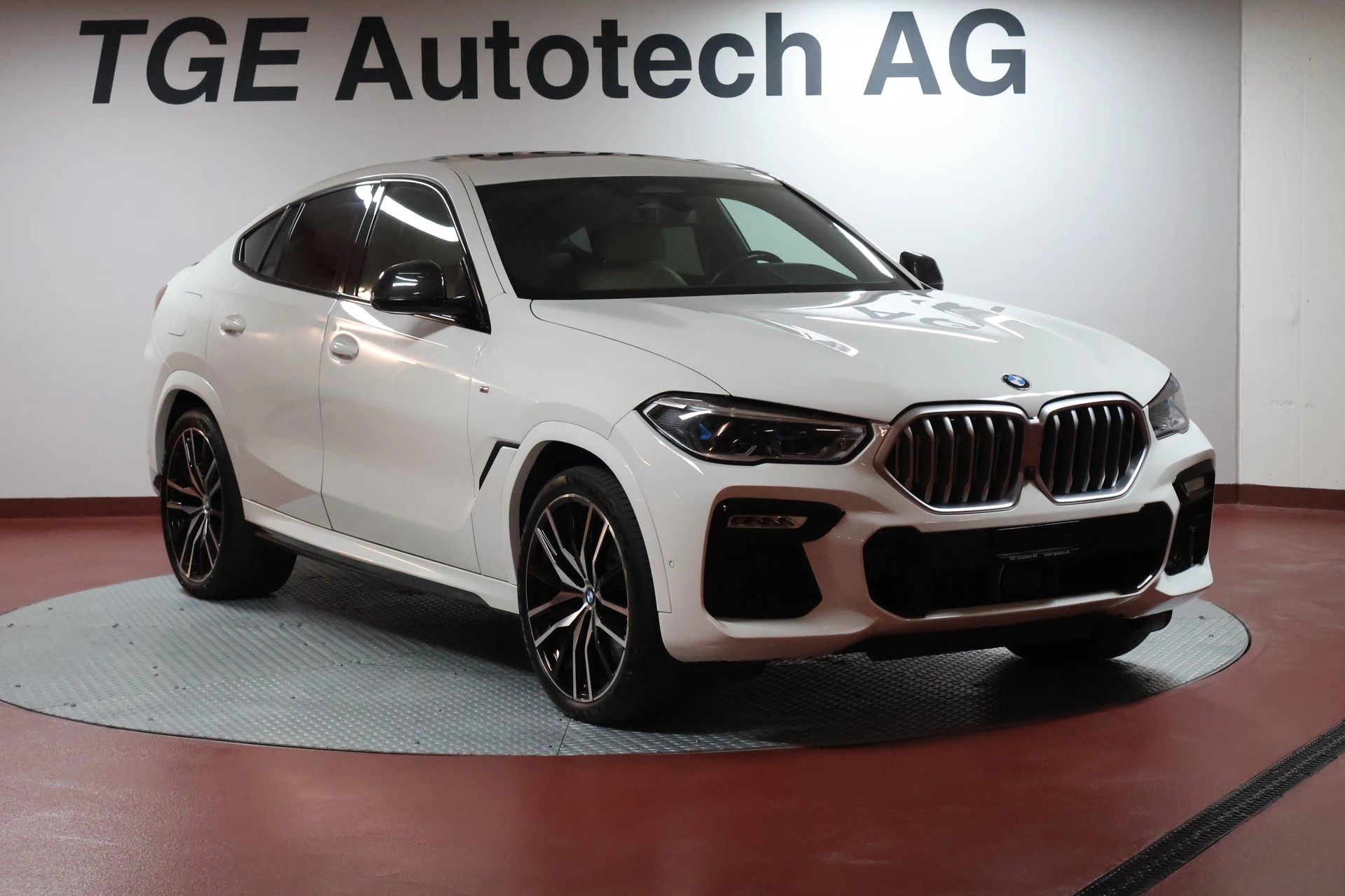 BMW X6 xDrive 30d Steptronic M Sport-showroom-element-1