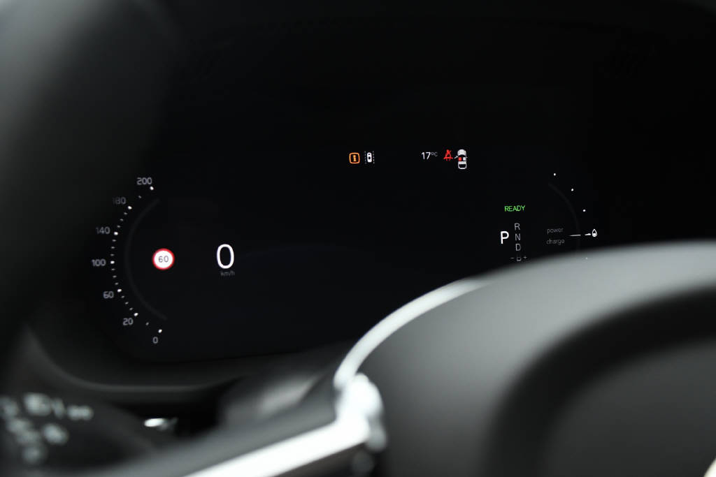 VOLVO XC60 2.0 T8 TE Black Edition eAWD-image-15