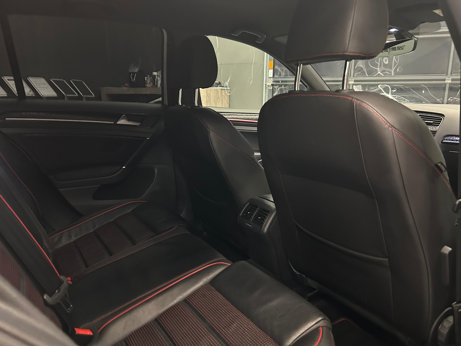 VW Golf 2.0 TSI GTI Performance DSG-image-16