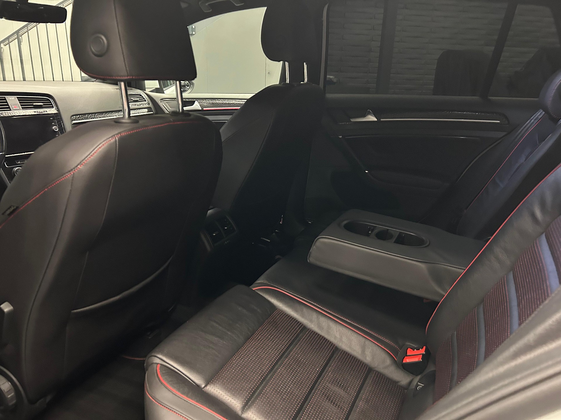 VW Golf 2.0 TSI GTI Performance DSG-image-15