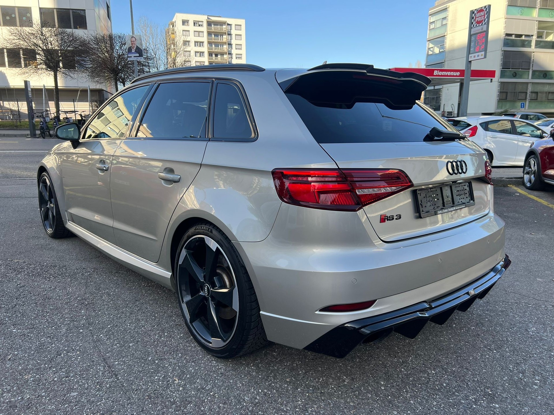 AUDI RS3 Sportback 2.5 TSI quattro S-tronic-image-11
