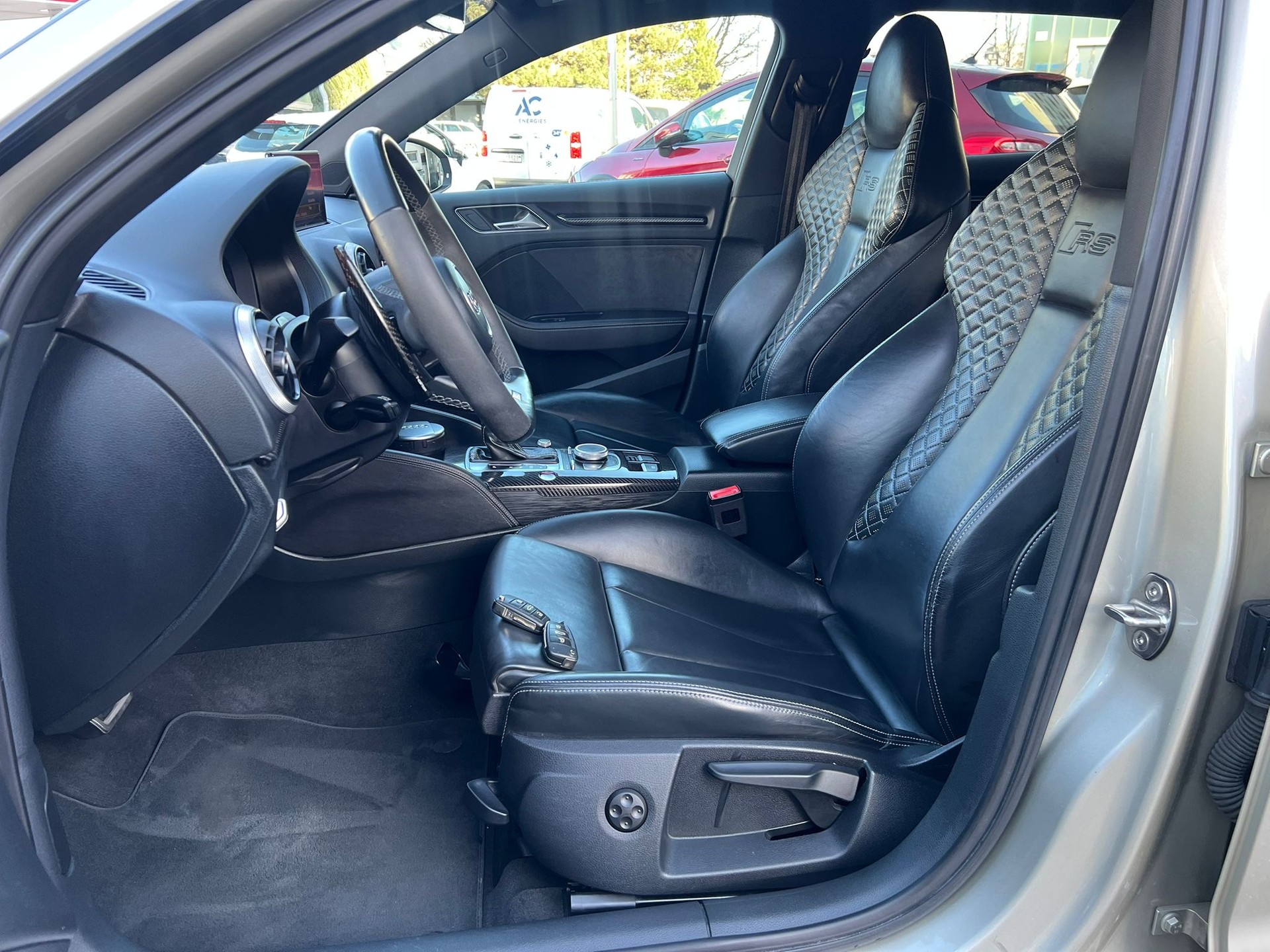 AUDI RS3 Sportback 2.5 TSI quattro S-tronic-image-3