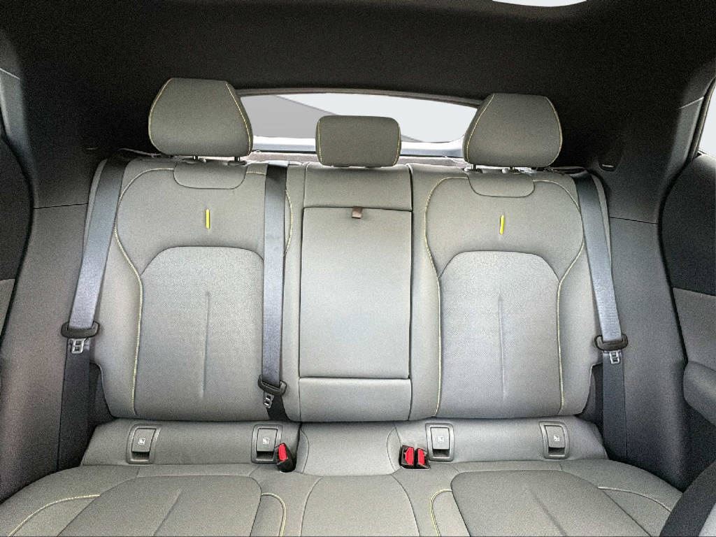 LYNK & CO 02-image-18