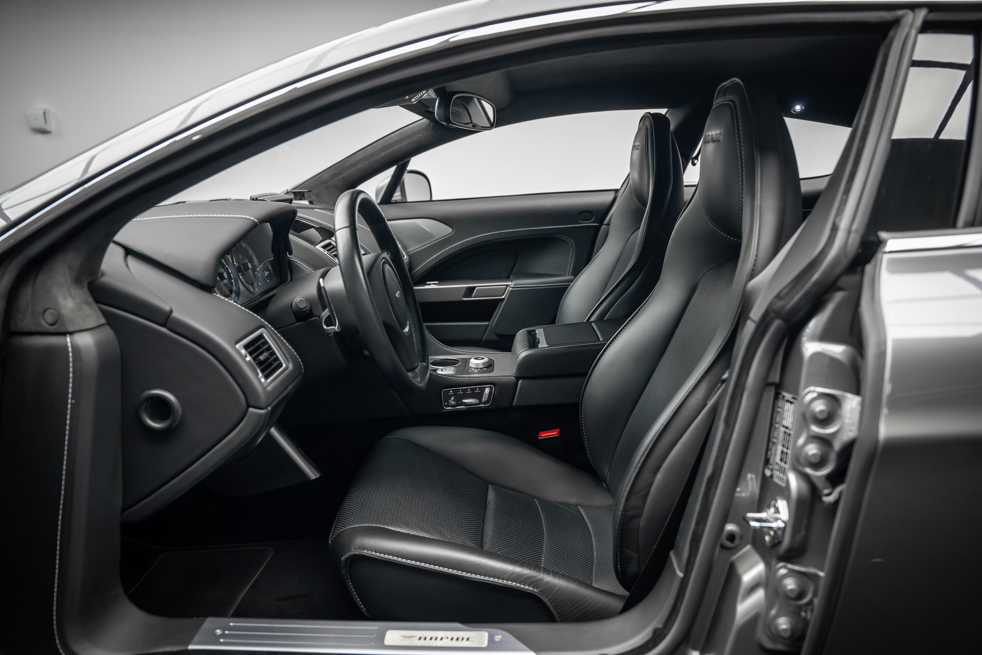 ASTON MARTIN * Rapide 5.9 V12 * ZU EINEM UNSCHLAGBAREN PREIS * LEASING AB 362.- *-image-10