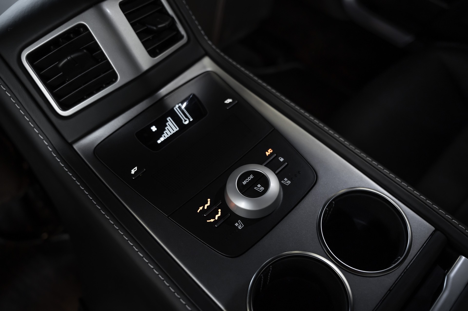 ASTON MARTIN * Rapide 5.9 V12 * ZU EINEM UNSCHLAGBAREN PREIS * LEASING AB 376.- *-image-25
