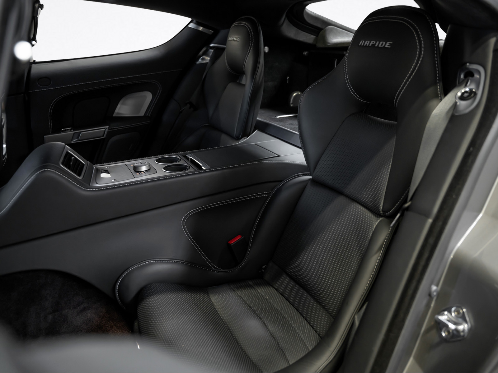 ASTON MARTIN * Rapide 5.9 V12 * ZU EINEM UNSCHLAGBAREN PREIS * LEASING AB 376.- *-image-24