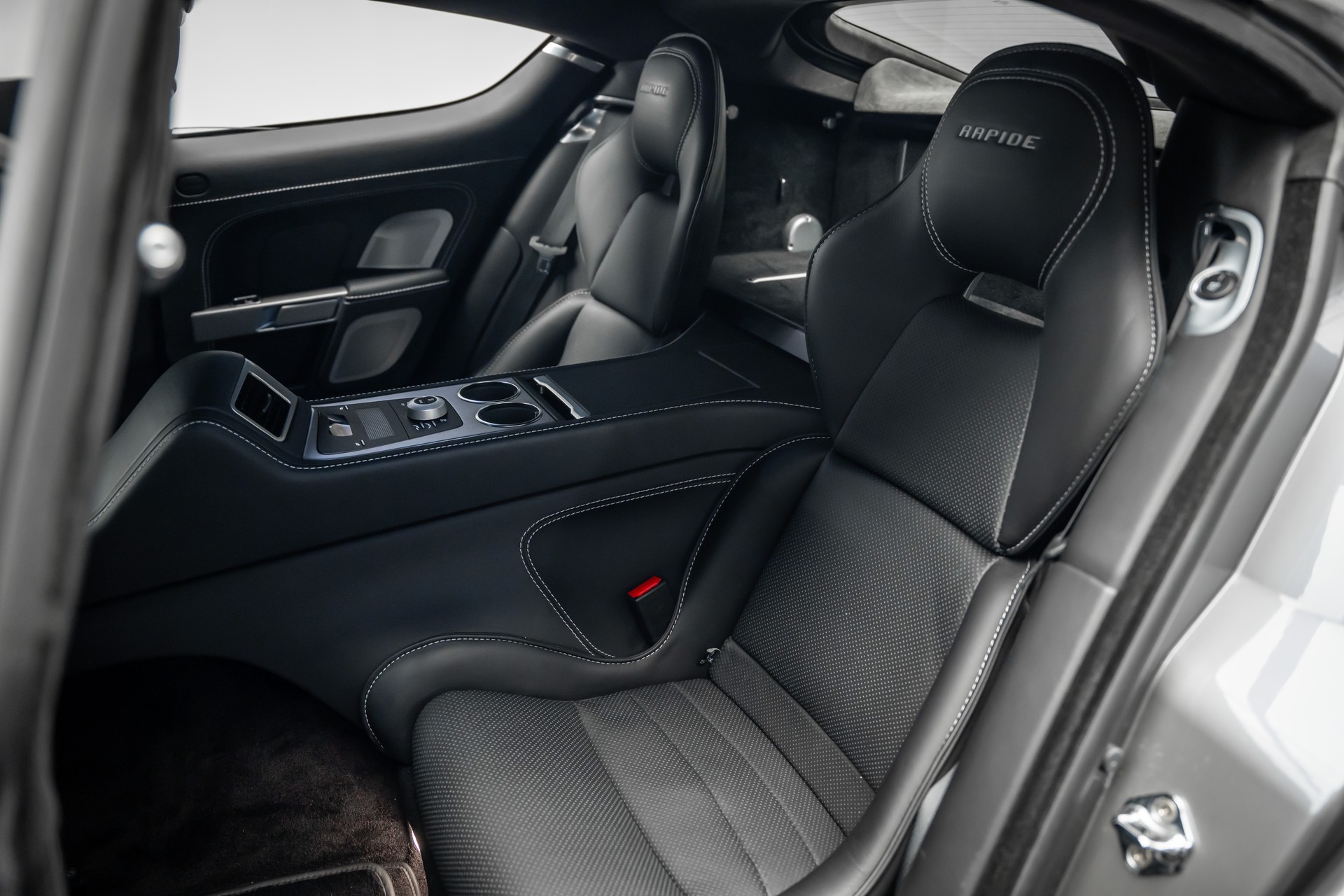 ASTON MARTIN * Rapide 5.9 V12 * ZU EINEM UNSCHLAGBAREN PREIS * LEASING AB 362.- *-image-13