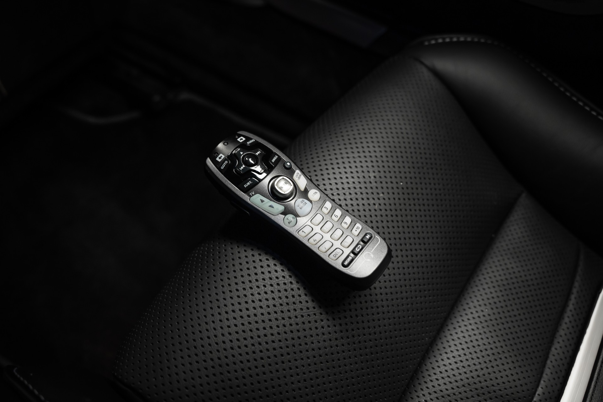 ASTON MARTIN * Rapide 5.9 V12 * ZU EINEM UNSCHLAGBAREN PREIS * LEASING AB 362.- *-image-15