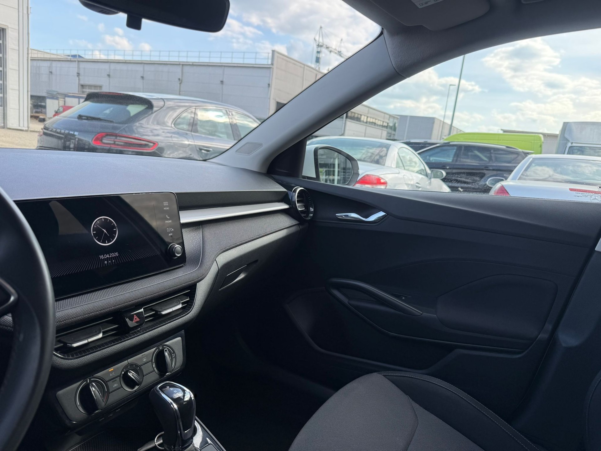 SKODA Fabia 1.0 TSI Dynamic DSG-image-21