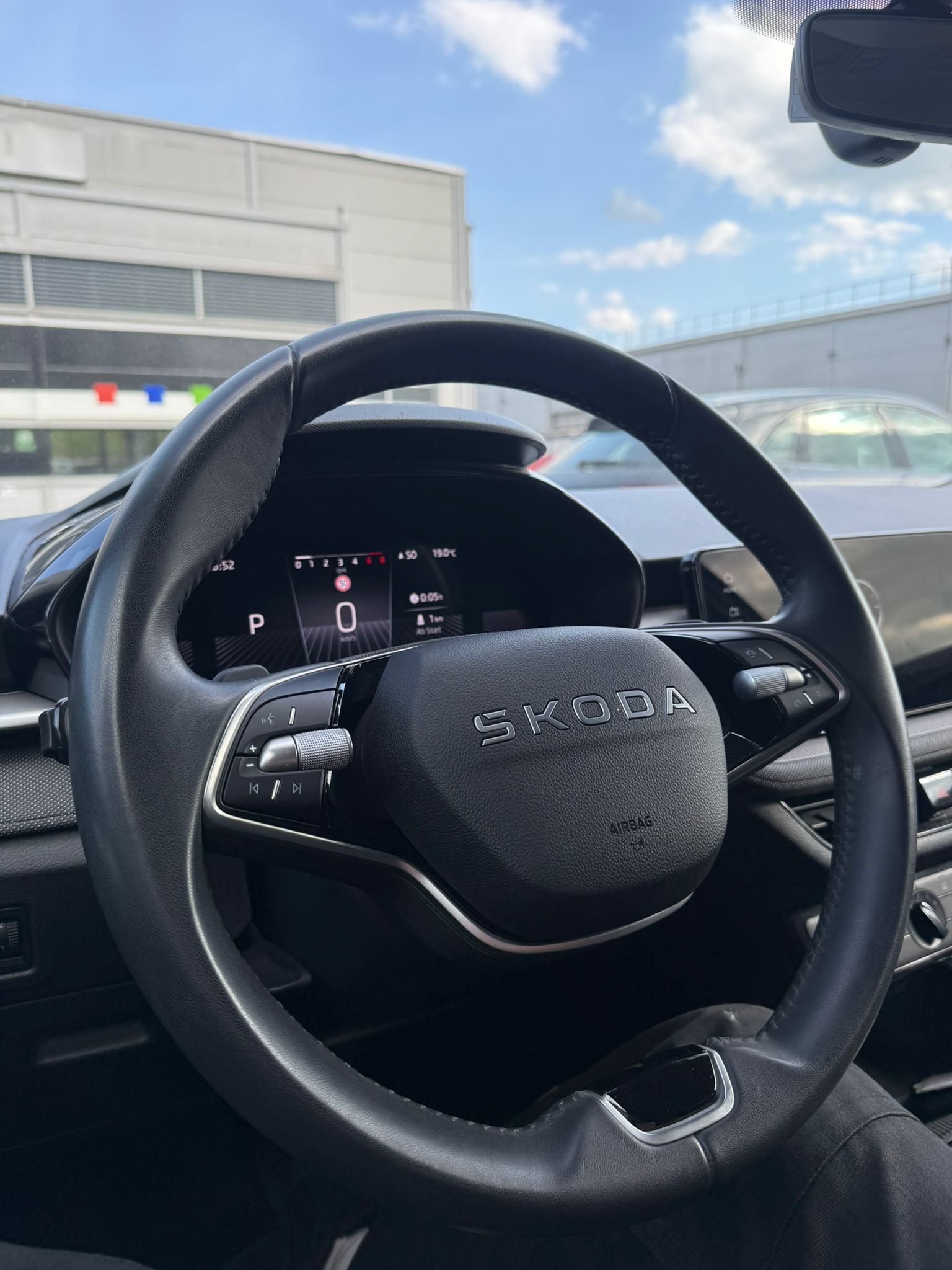 SKODA Fabia 1.0 TSI Dynamic DSG-image-15
