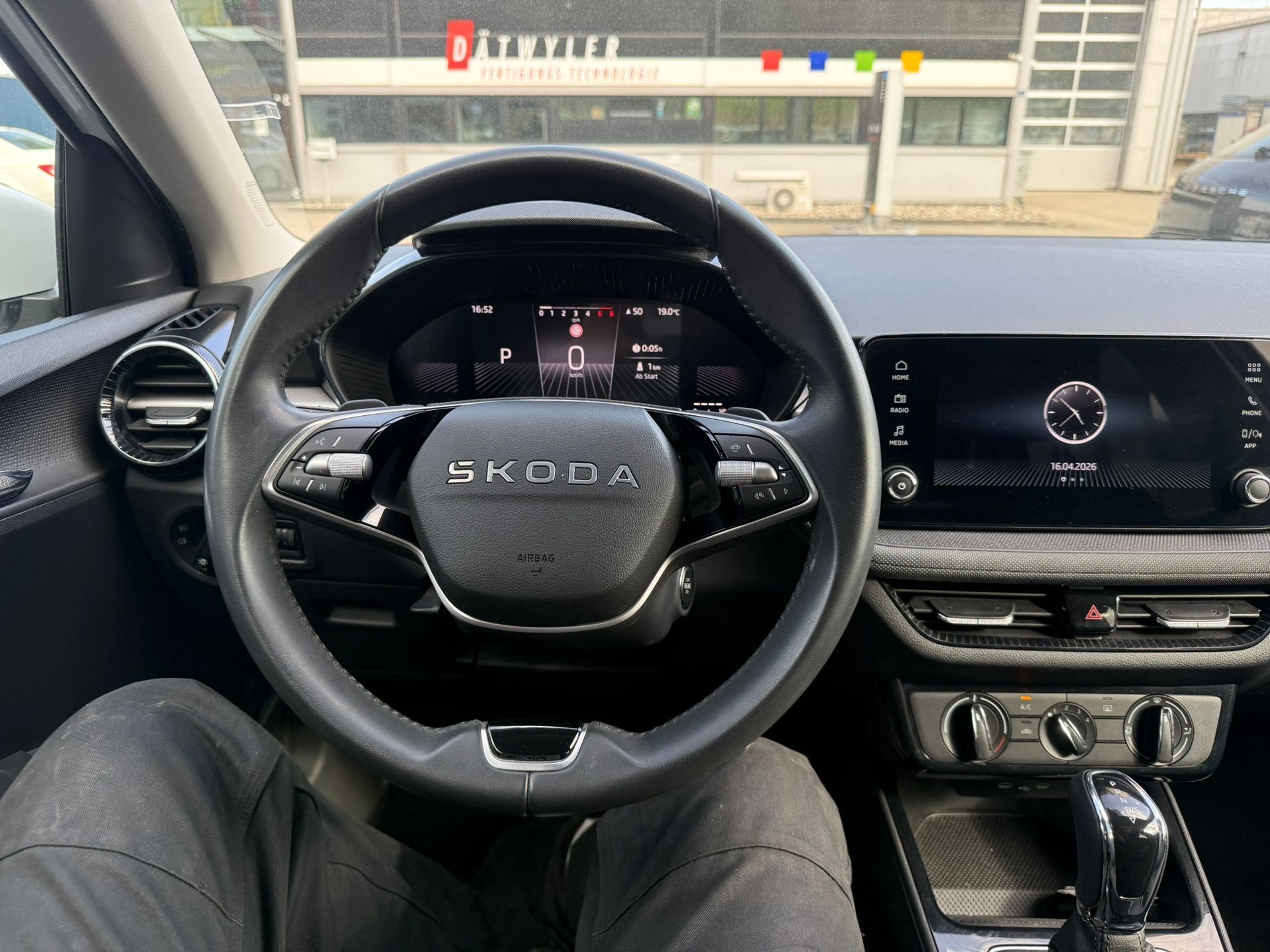 SKODA Fabia 1.0 TSI Dynamic DSG-image-13