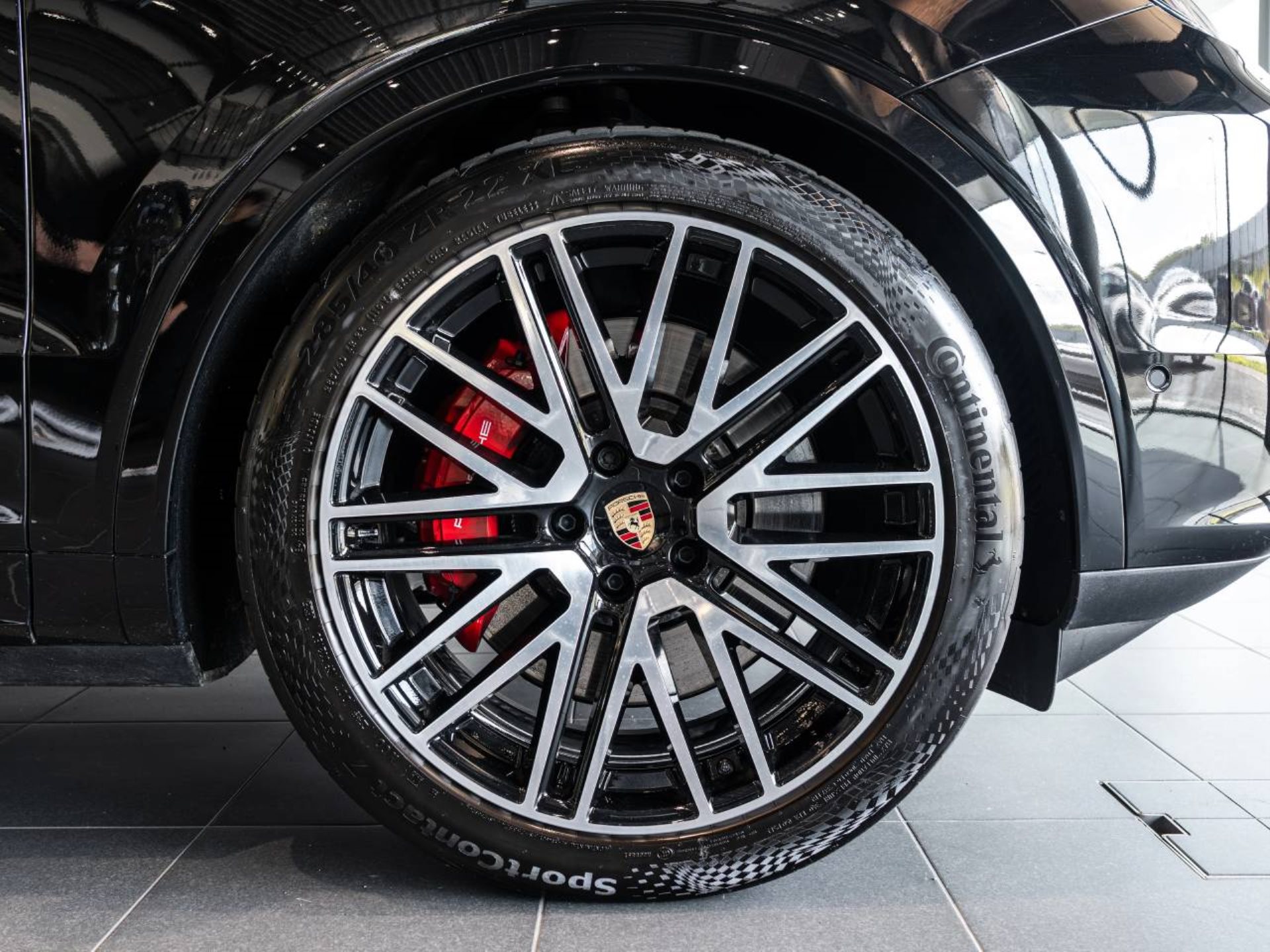 PORSCHE Cayenne S E-Hybrid-image-30
