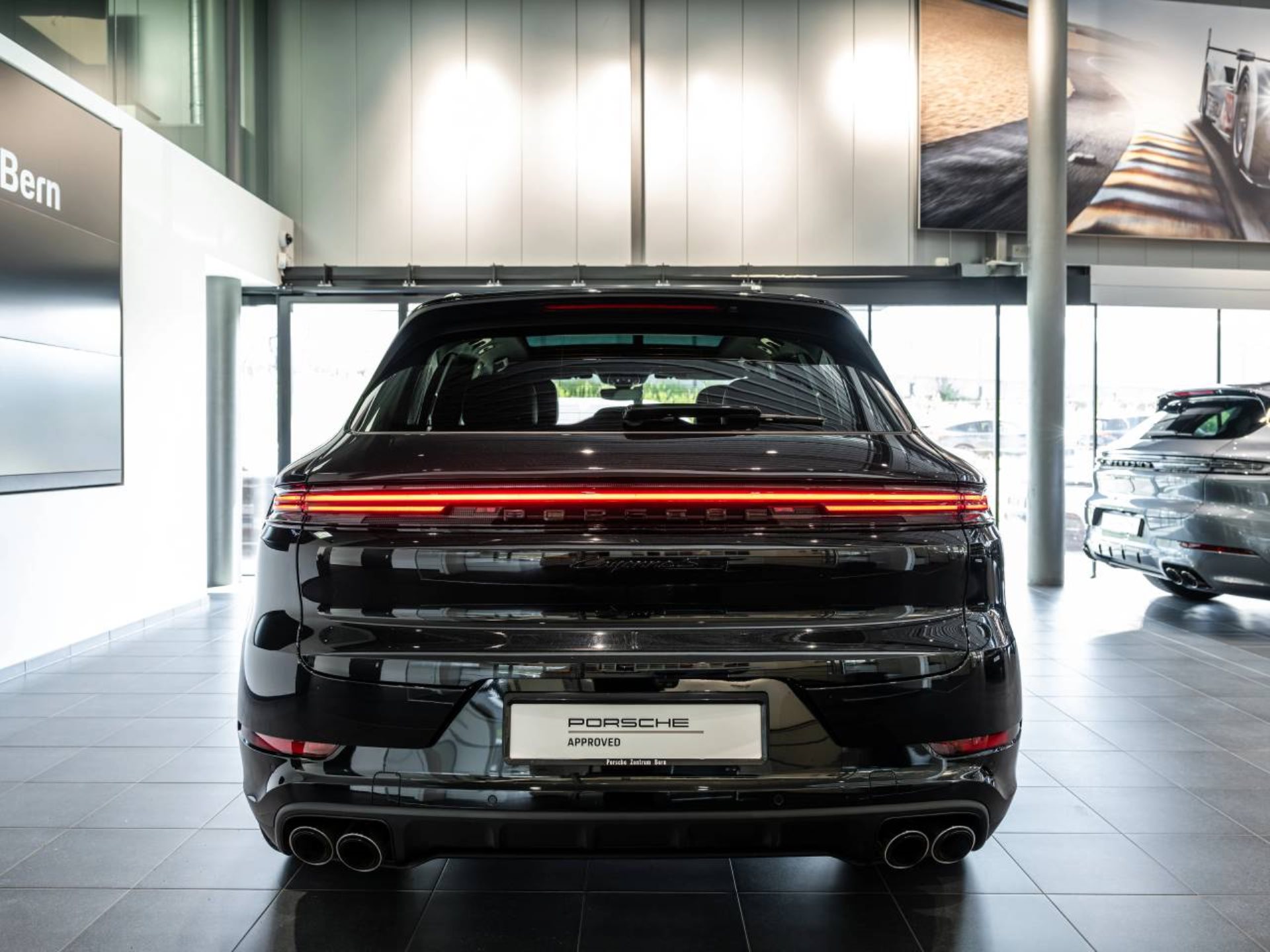 PORSCHE Cayenne S E-Hybrid-image-5