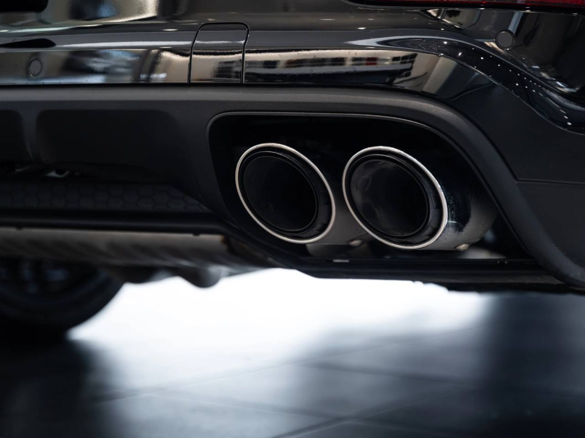 PORSCHE Cayenne S E-Hybrid-image-28