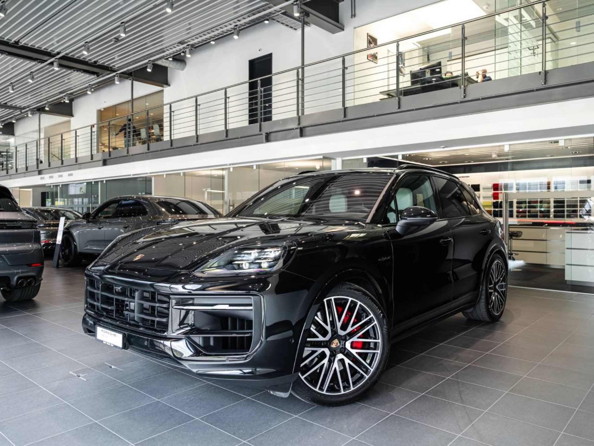 PORSCHE Cayenne S E-Hybrid-image-8