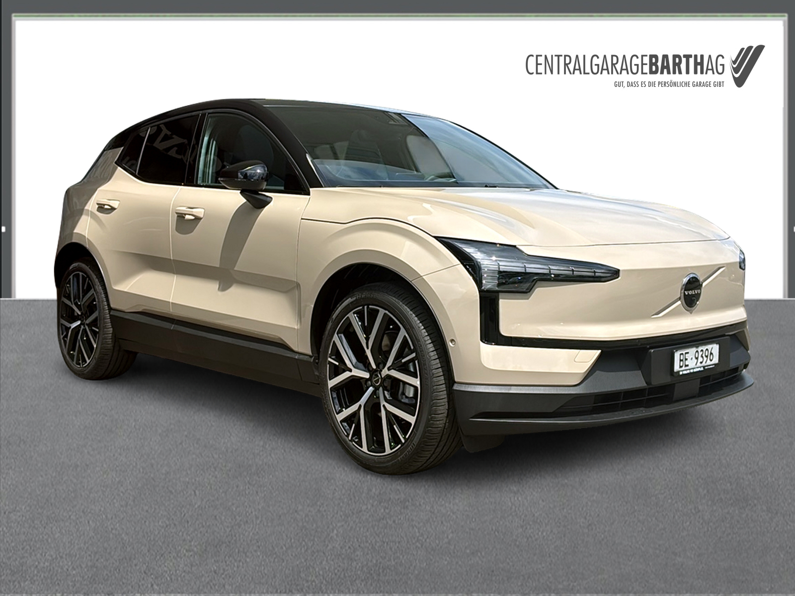 VOLVO EX30 E60 Ultra-showroom-element-2