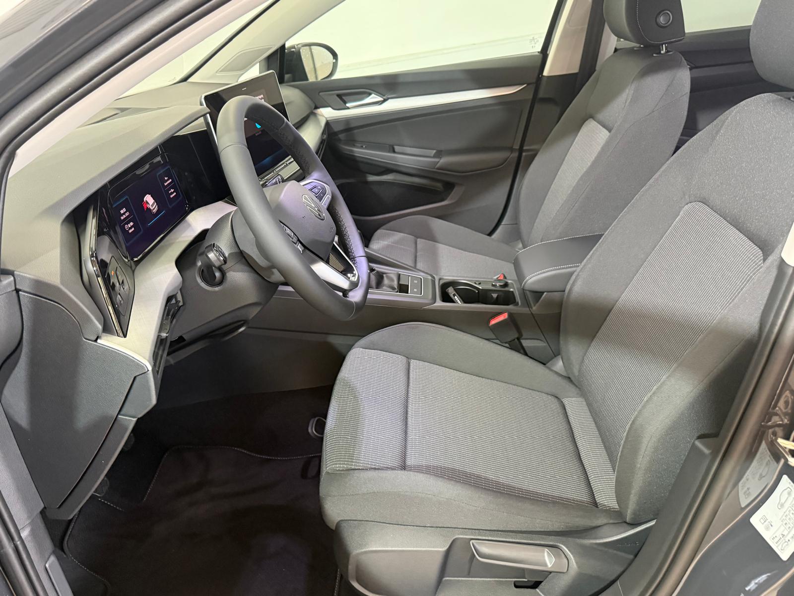 VW Golf 1.5 TSI Basis-image-9