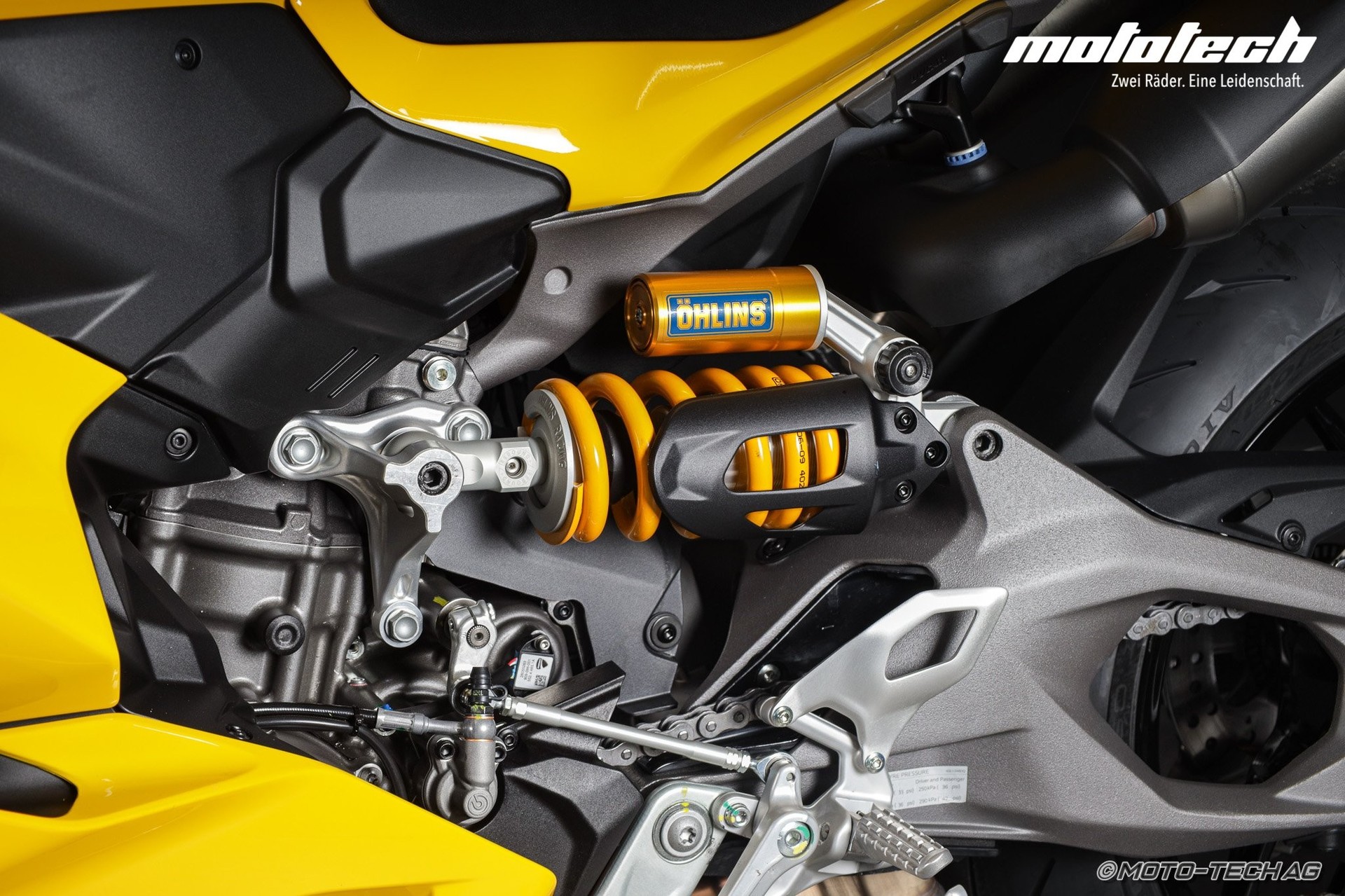 DUCATI Panigale V2 S / 4 JAHRE GARANTIE-image-7