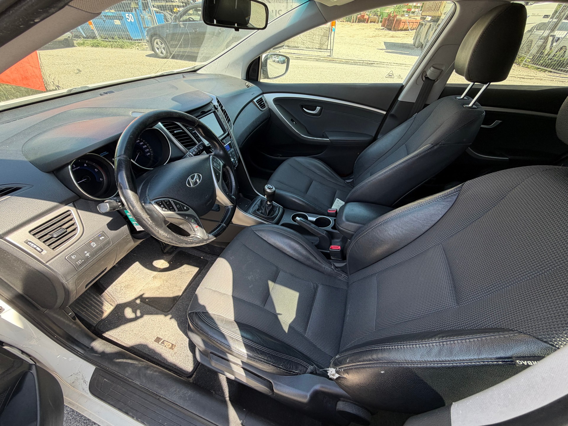 HYUNDAI i30 Wagon 1.6 CRDi Style-image-7