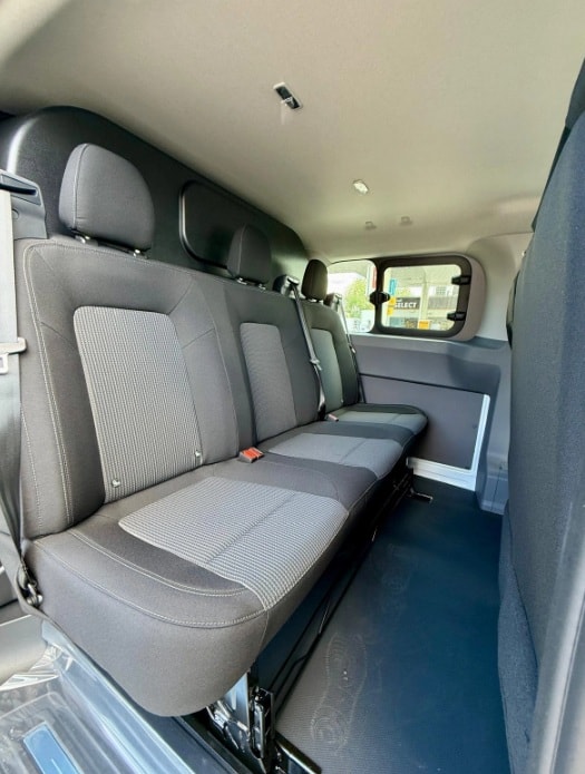 VW Transporter Van Plus-image-9