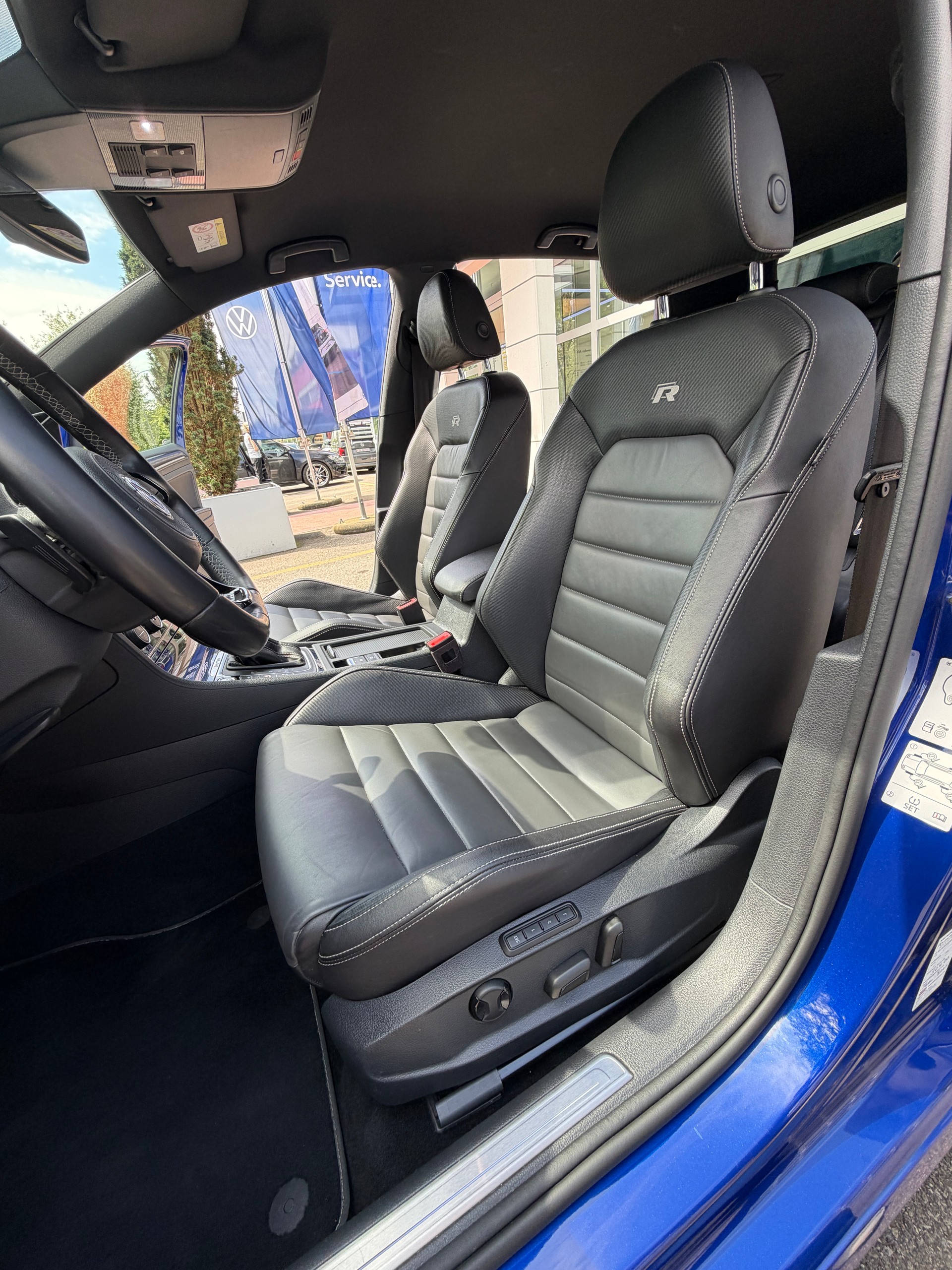 VW Golf 2.0 TSI R 4Motion DSG-image-11