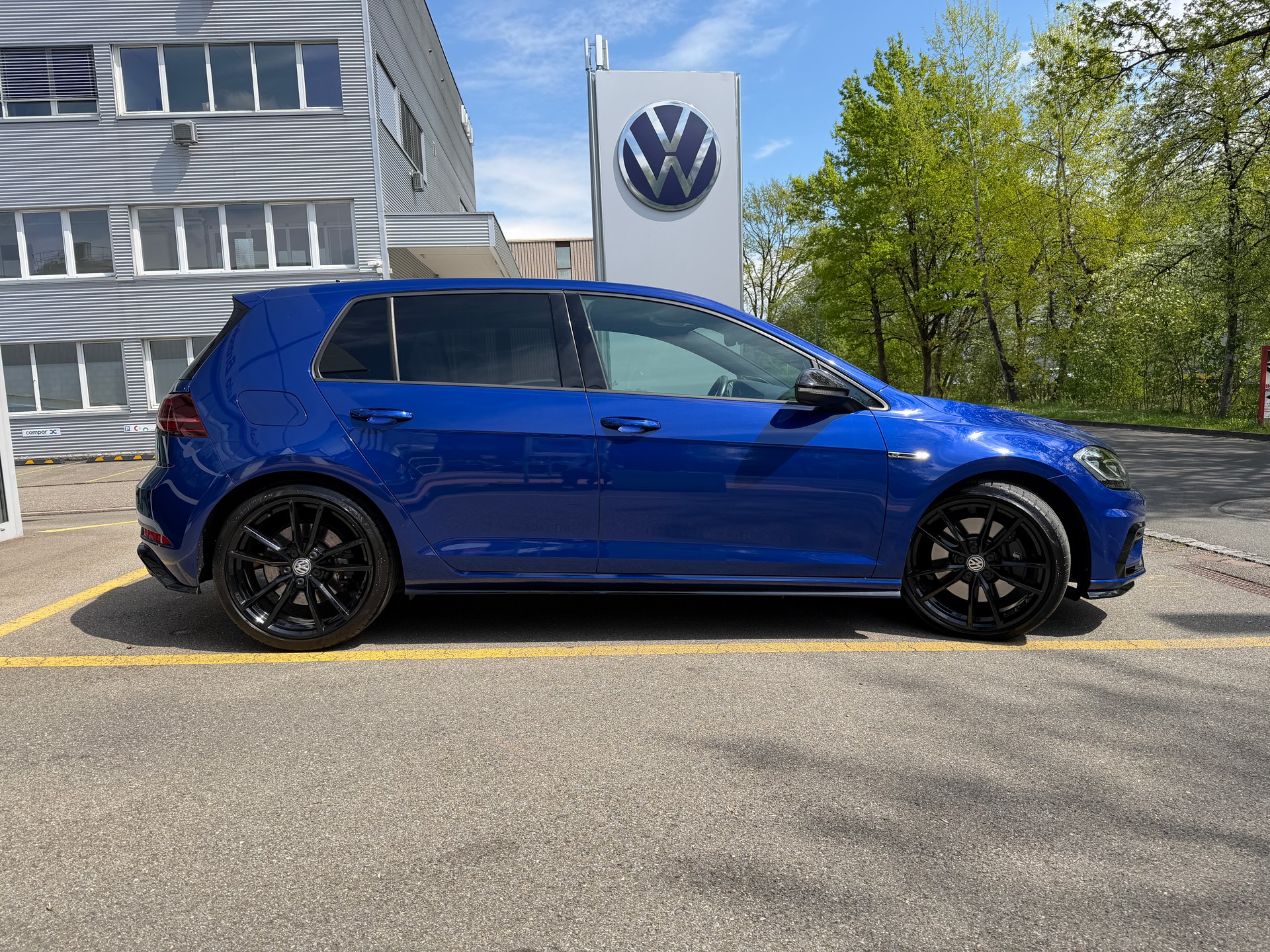 VW Golf 2.0 TSI R 4Motion DSG-image-5