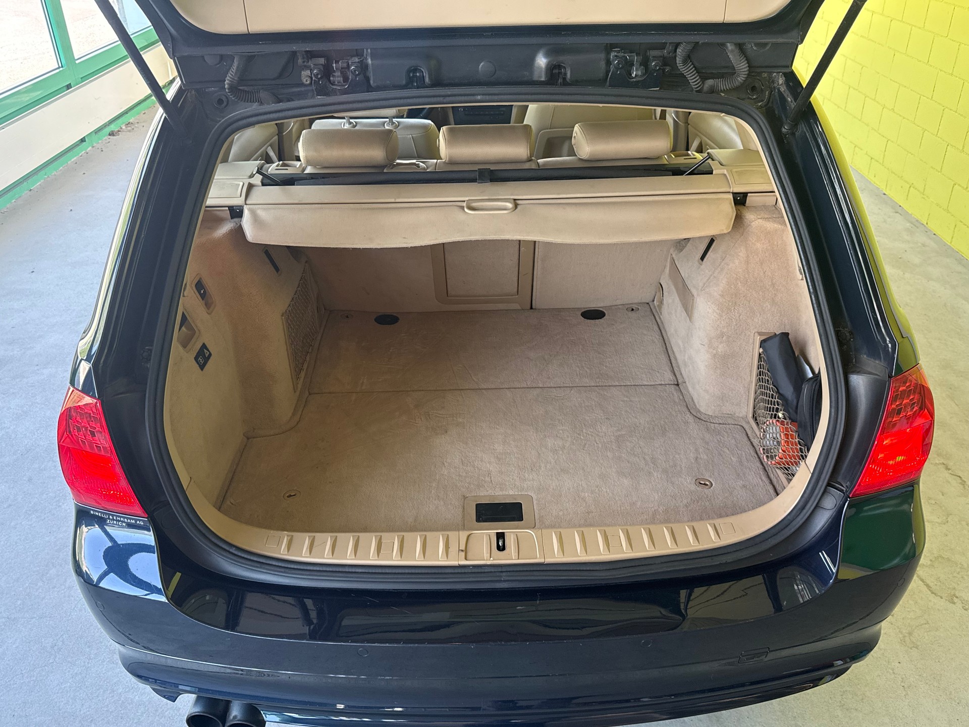 BMW 325i xDrive Touring Steptronic-image-7