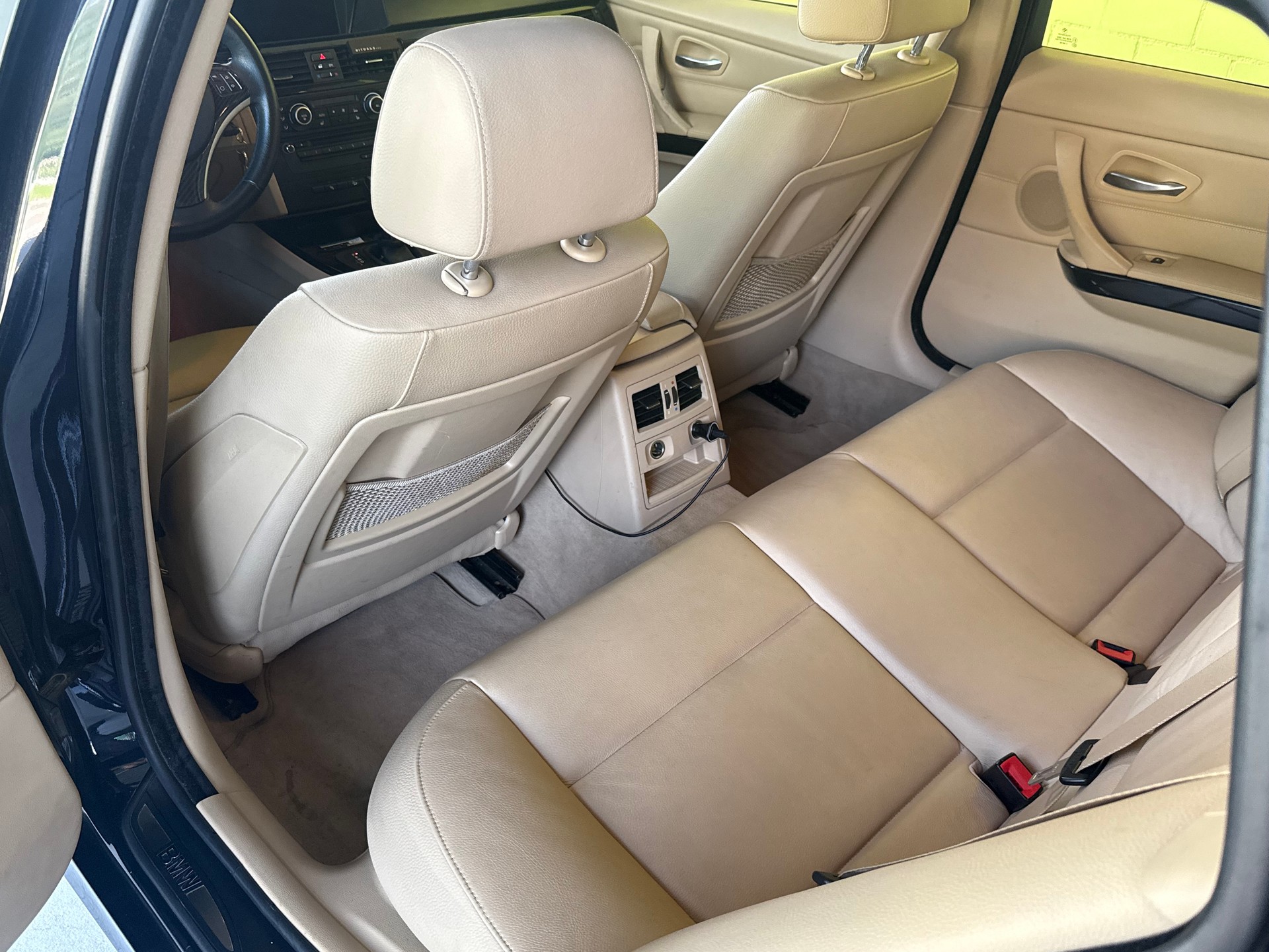 BMW 325i xDrive Touring Steptronic-image-11