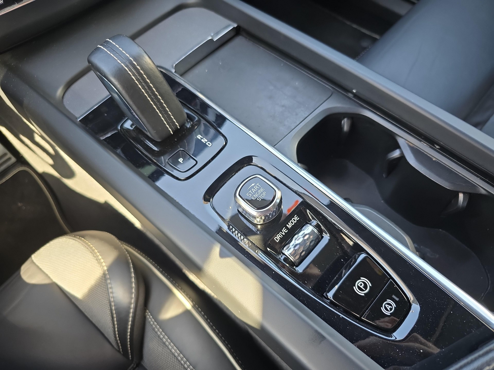 VOLVO XC60 2.0 T8 TE Polestar eAWD / ab 0,99% Leasing bei Abschluss einer Protect Autoversicherung-image-16