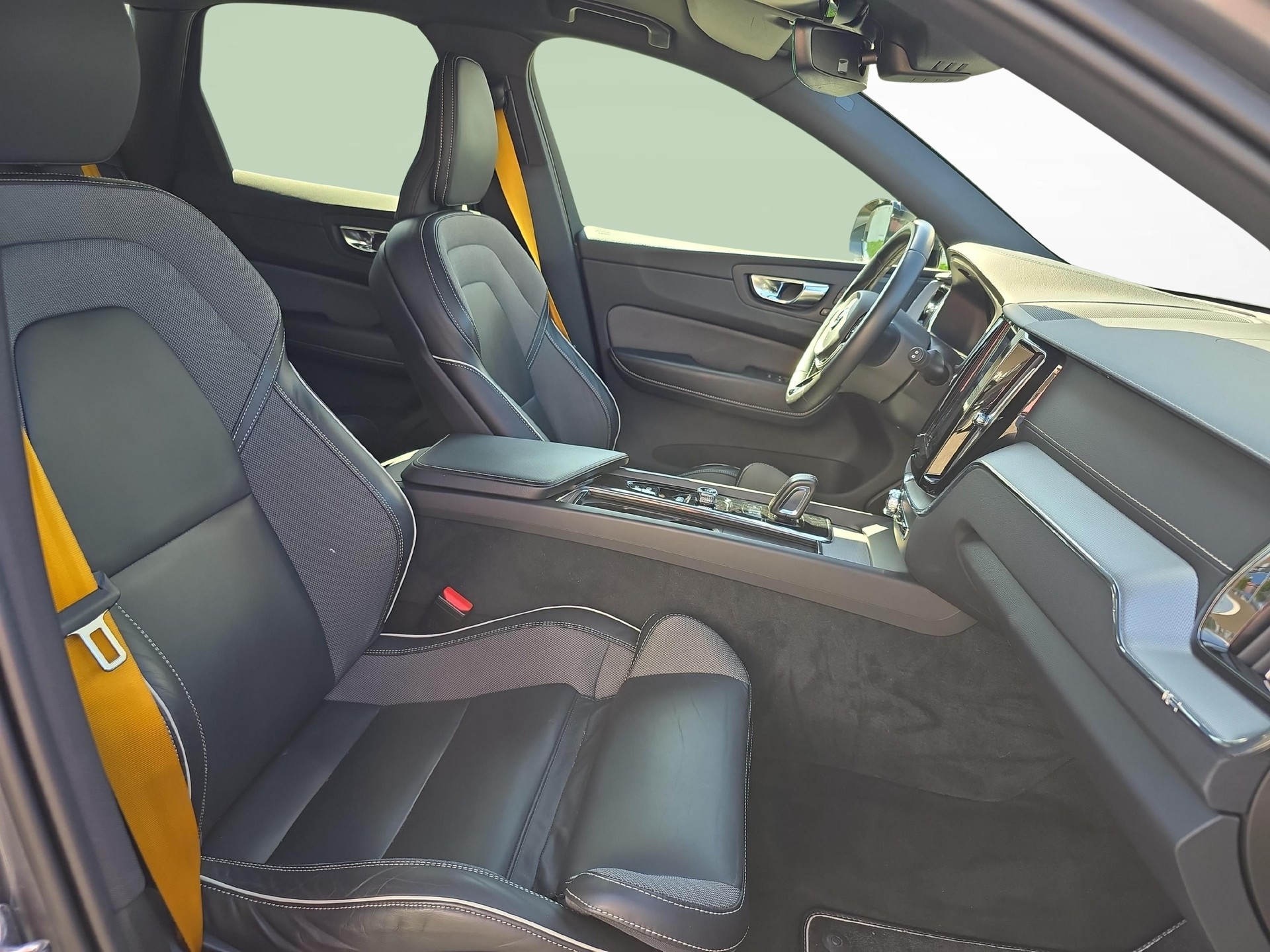 VOLVO XC60 2.0 T8 TE Polestar eAWD / ab 0,99% Leasing bei Abschluss einer Protect Autoversicherung-image-10