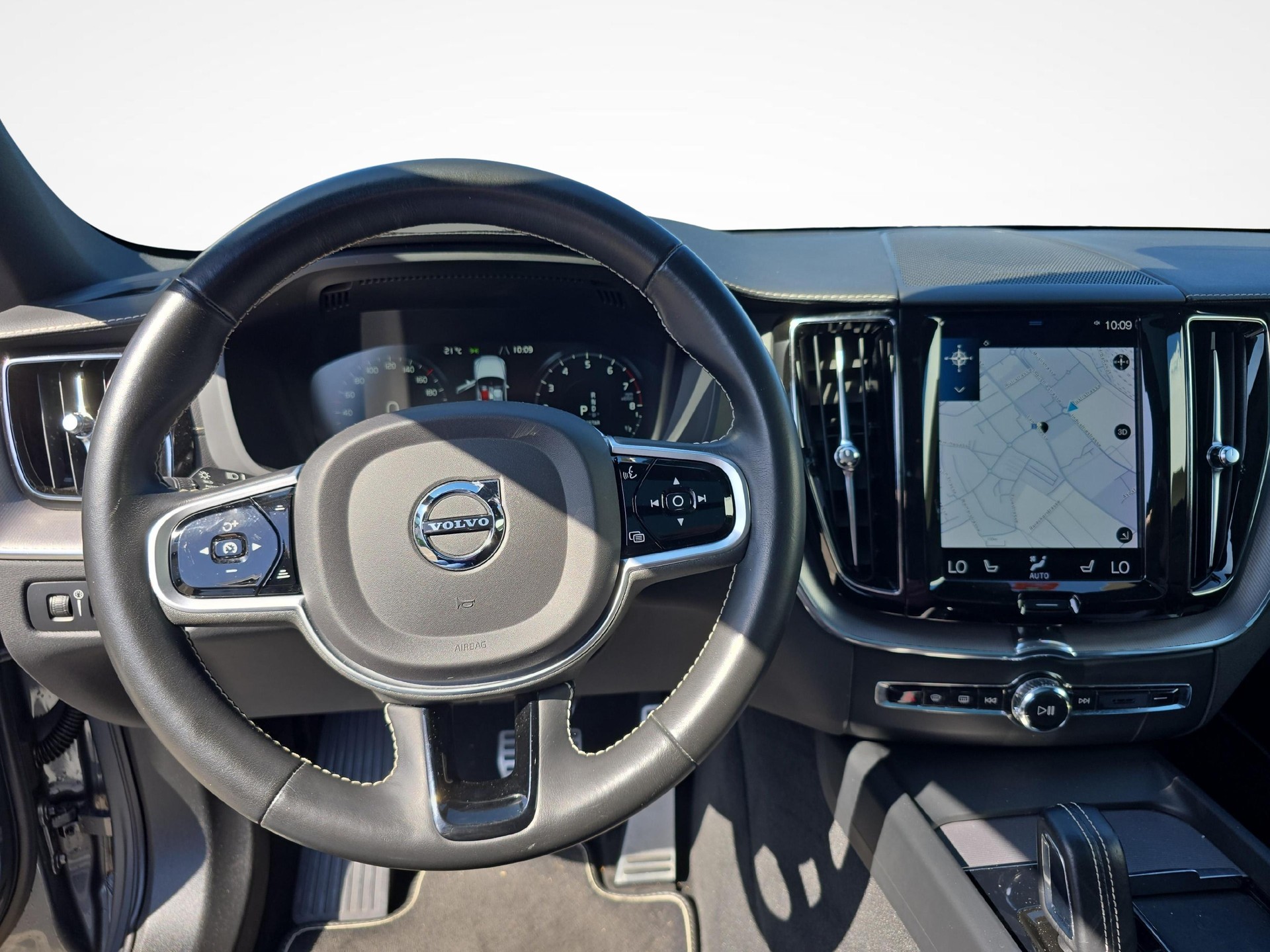 VOLVO XC60 2.0 T8 TE Polestar eAWD / ab 0,99% Leasing bei Abschluss einer Protect Autoversicherung-image-13
