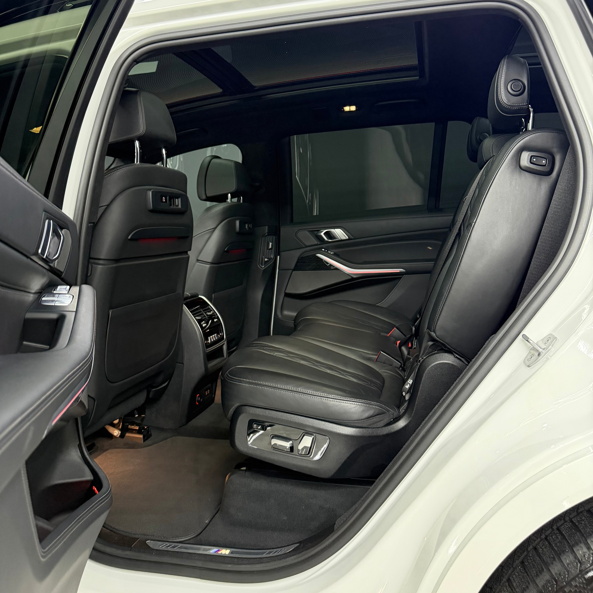BMW X7 xDrive 48V 40i Steptronic-image-12