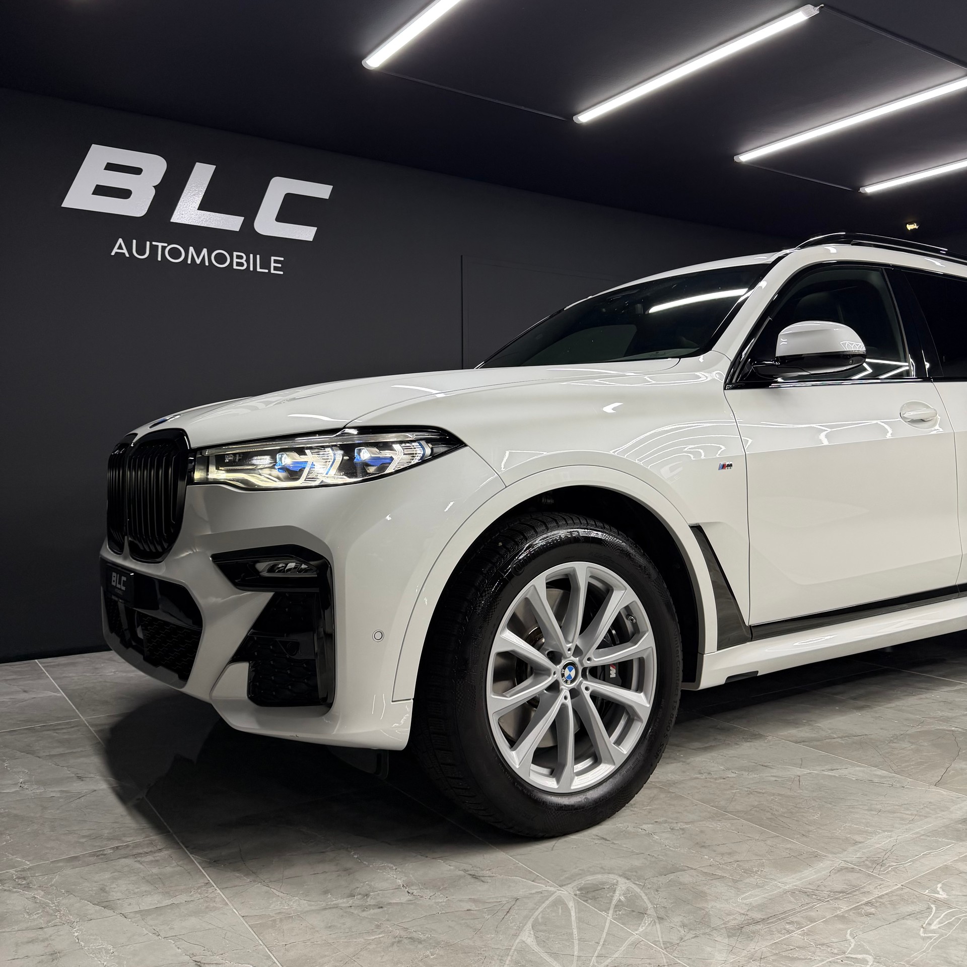 BMW X7 xDrive 48V 40i Steptronic-image-1