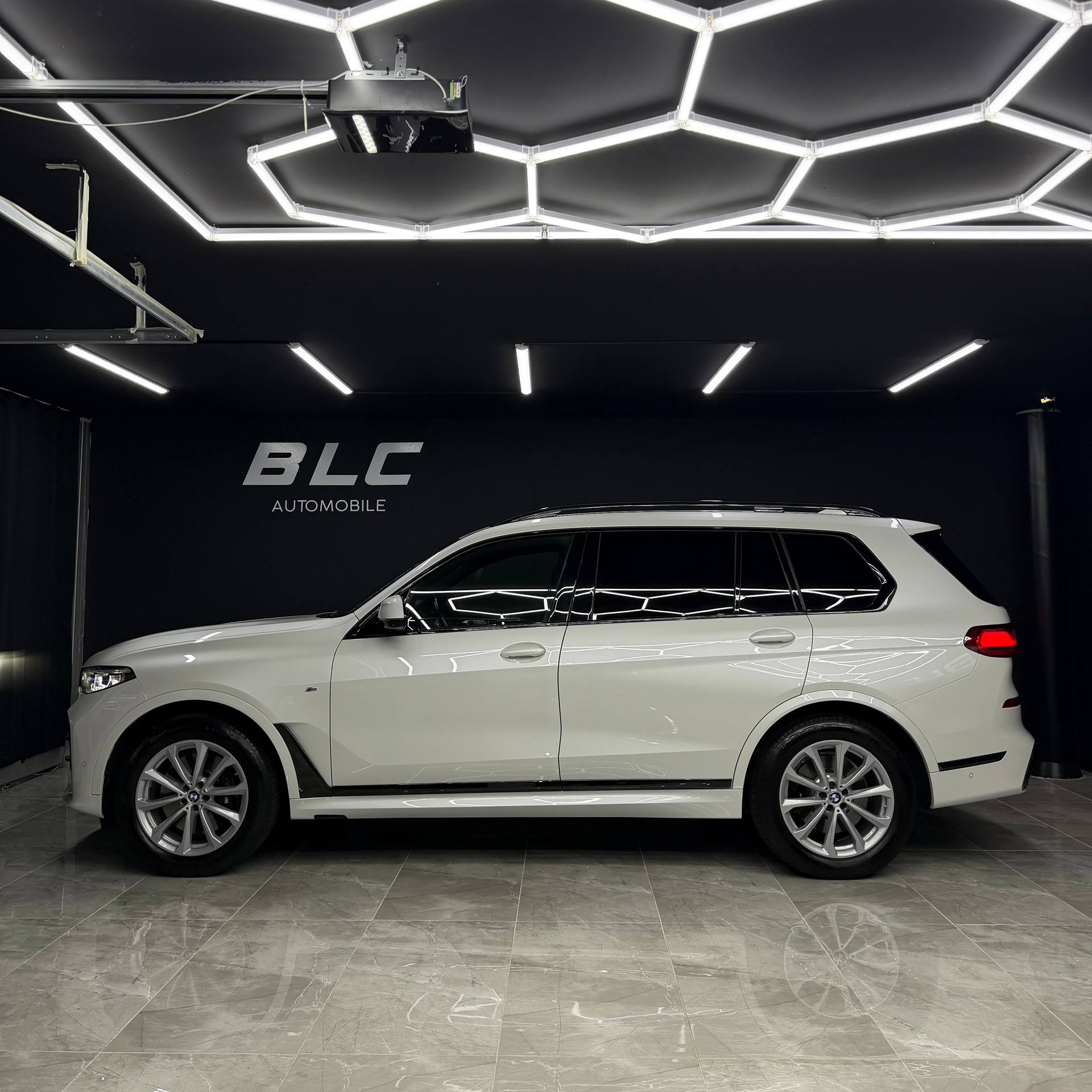 BMW X7 xDrive 48V 40i Steptronic-image-2