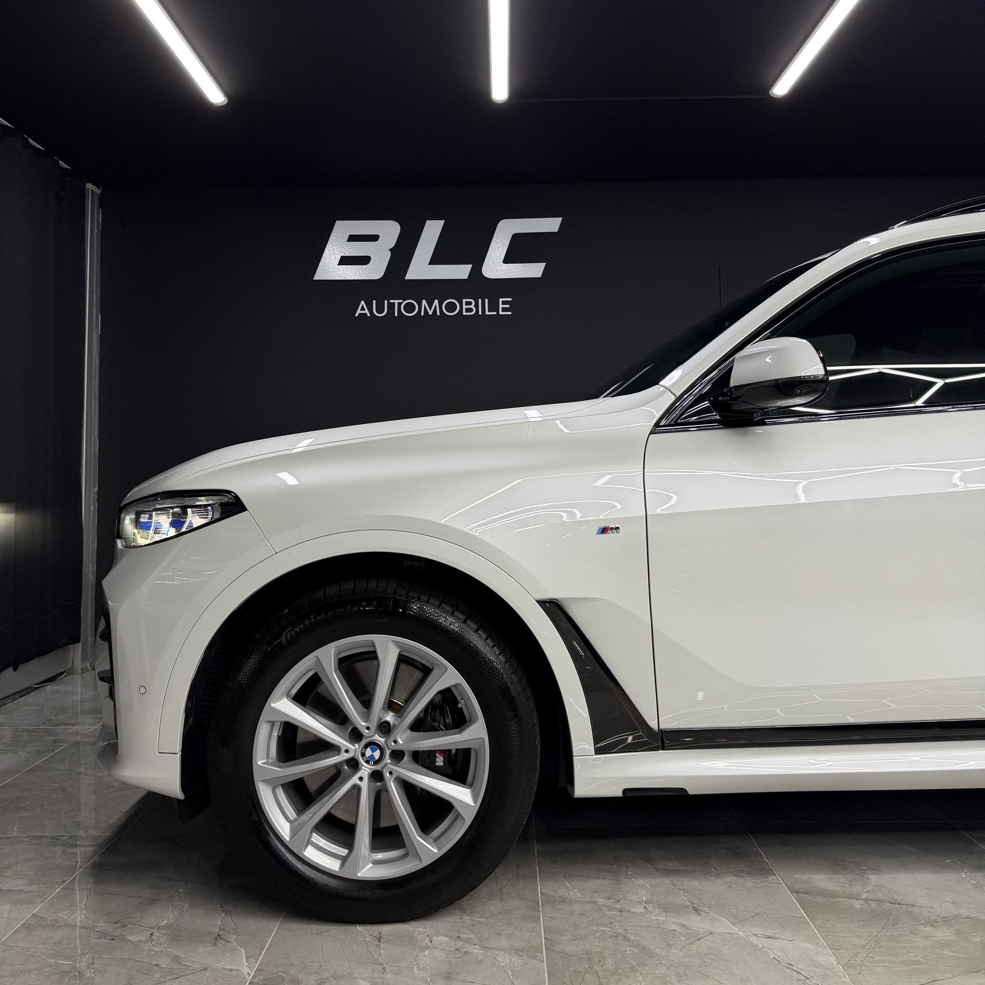 BMW X7 xDrive 48V 40i Steptronic-image-3