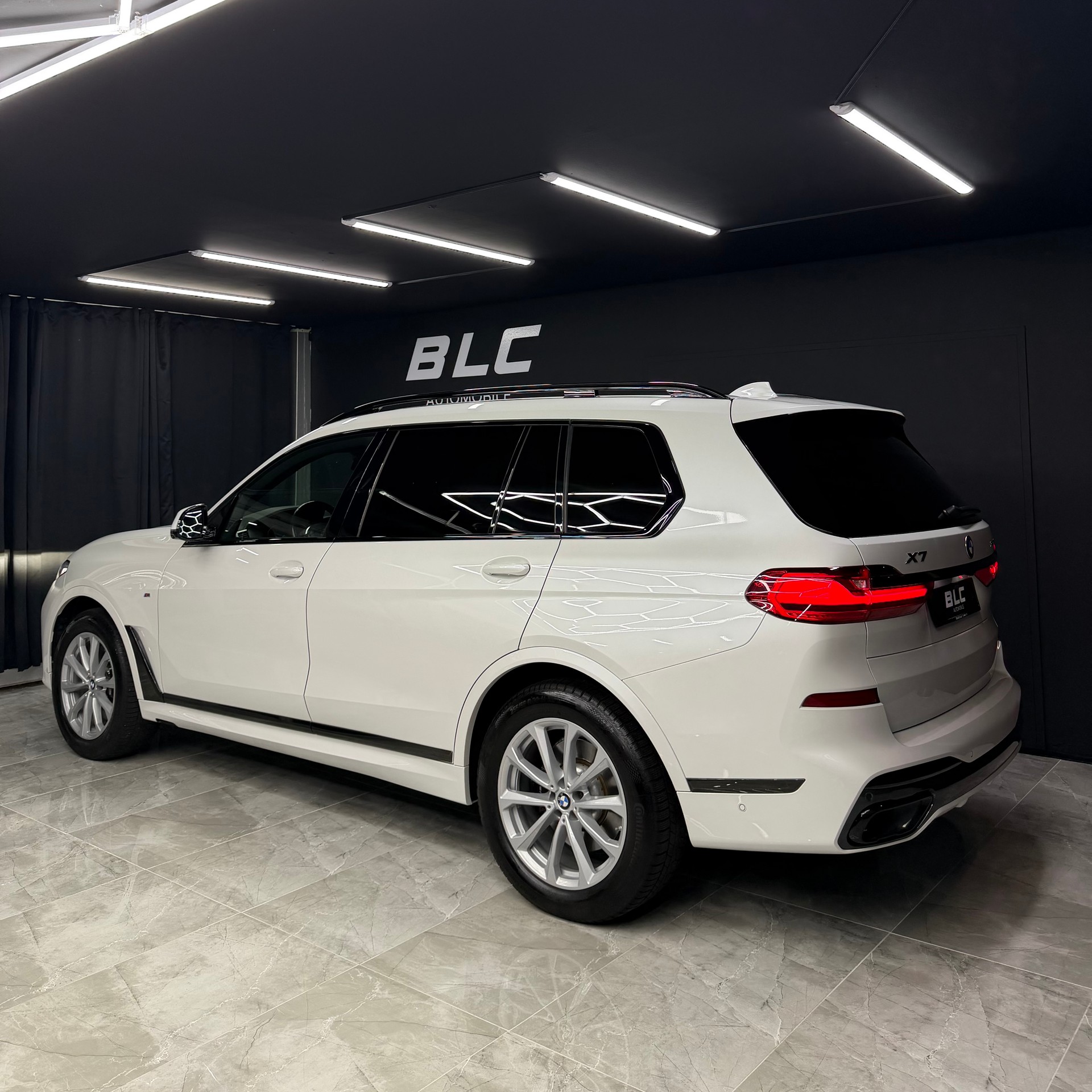 BMW X7 xDrive 48V 40i Steptronic-image-4