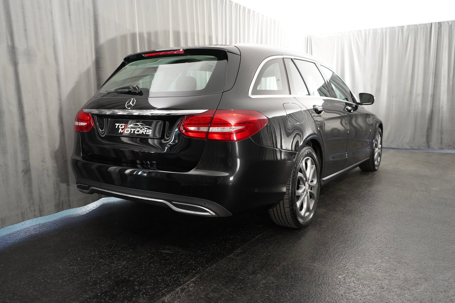 MERCEDES-BENZ C 200 AMG Line 7G-Tronic-image-2