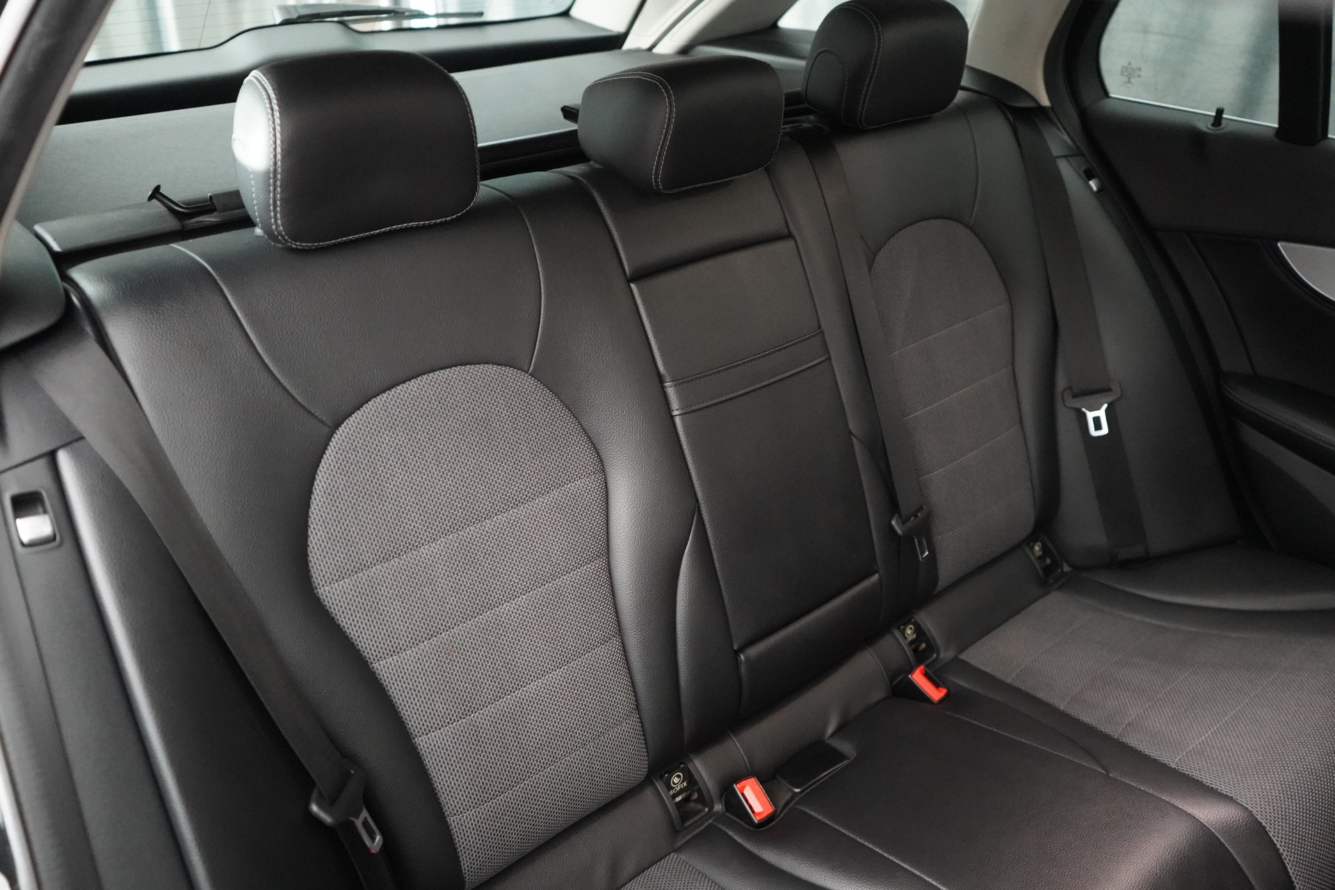 MERCEDES-BENZ C 200 AMG Line 7G-Tronic-image-7