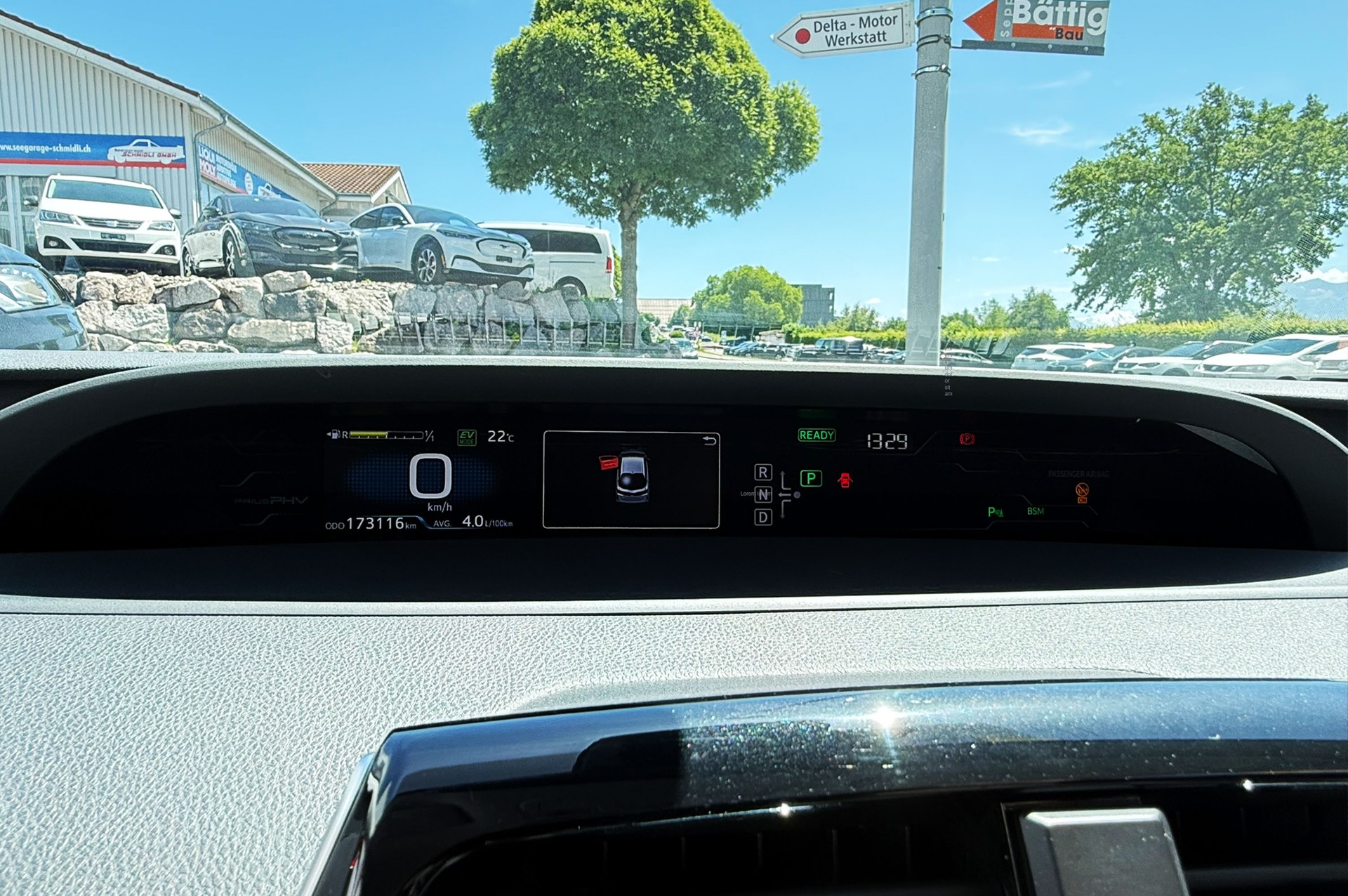 TOYOTA Prius 1.8 VVT-i Plug-in Hybrid Premium-image-12