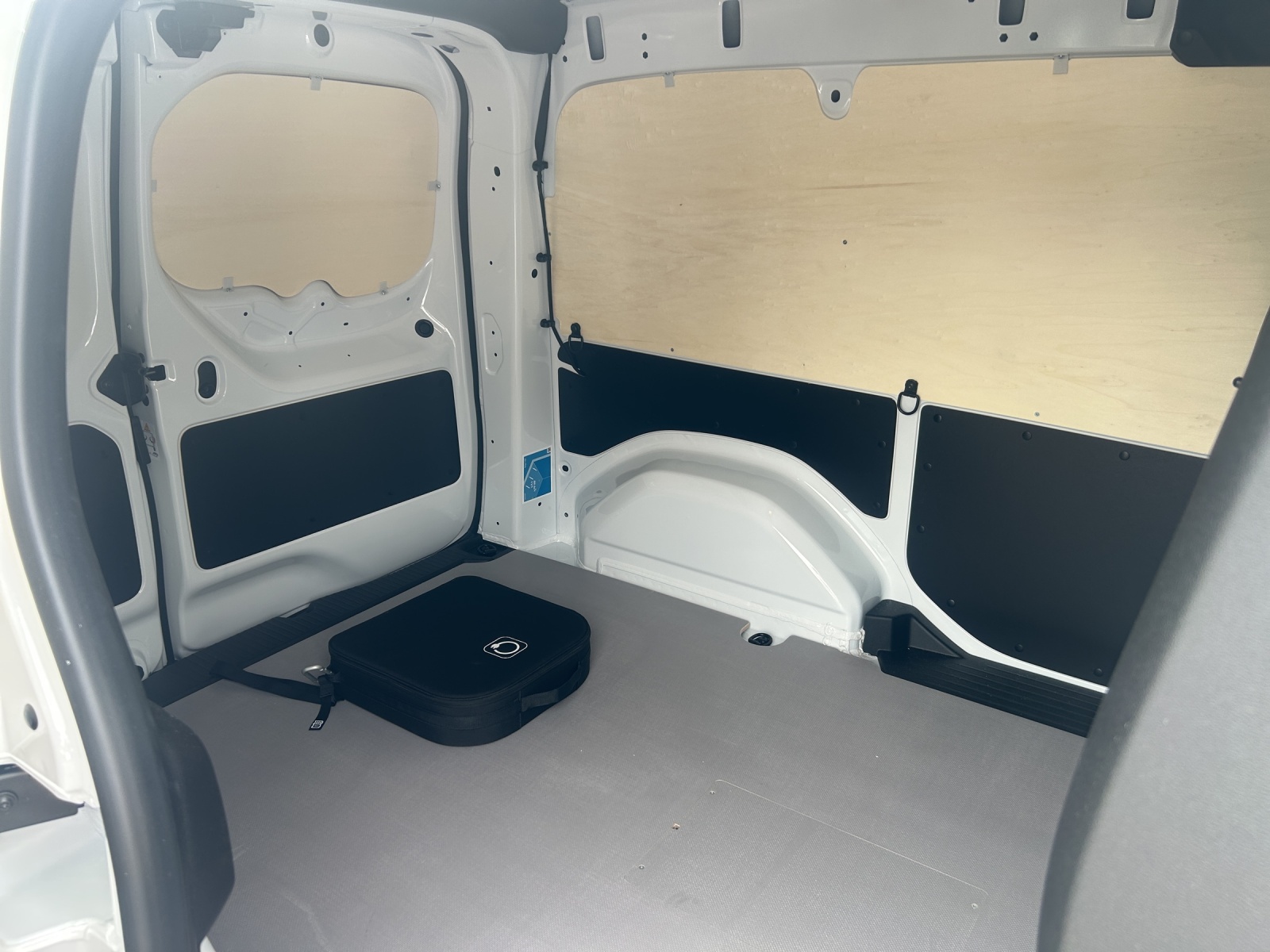 MERCEDES-BENZ eCitan 45kWh Base-image-15