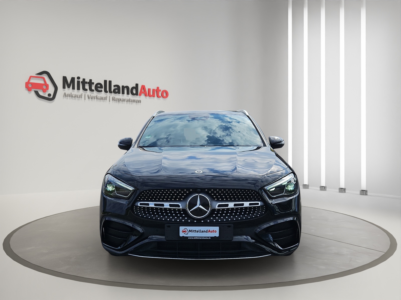 MERCEDES-BENZ GLA 200d AMG Line 8G-DCT-showroom-element-1