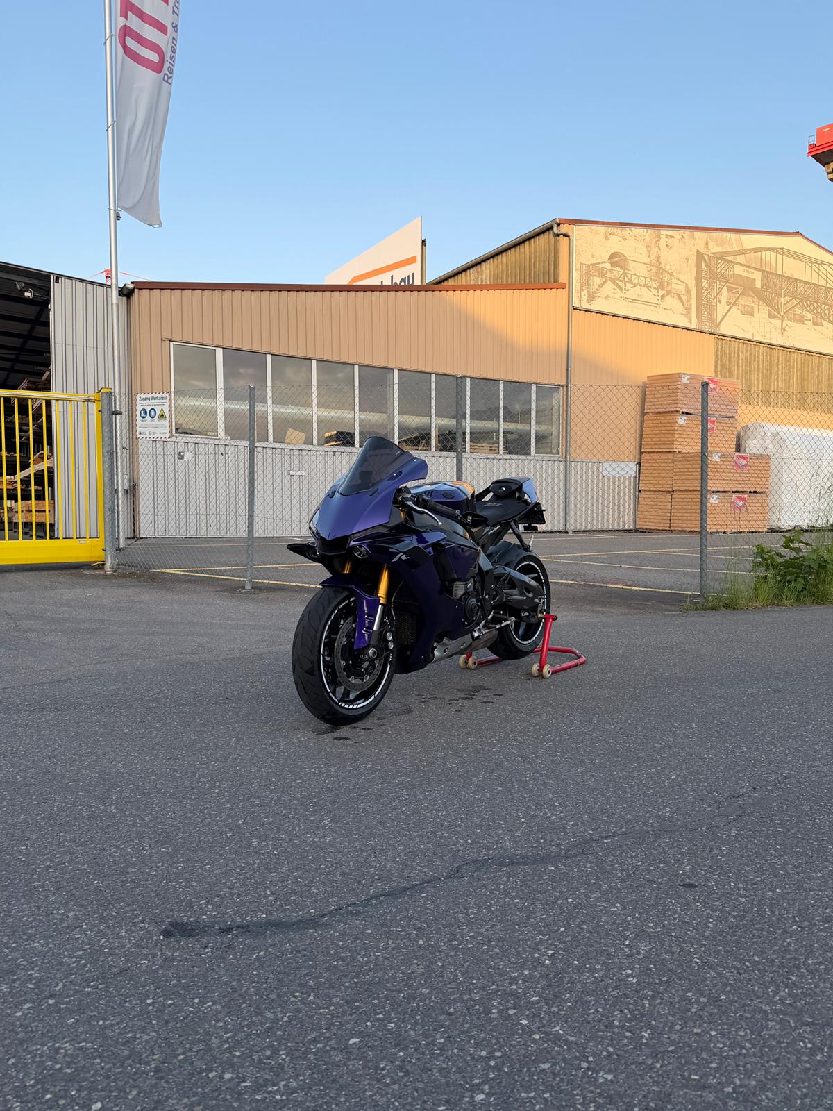 YAMAHA YZF-R1 ABS-image-0