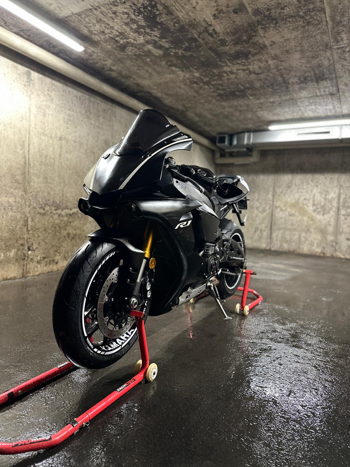 YAMAHA YZF-R1 ABS-image-13