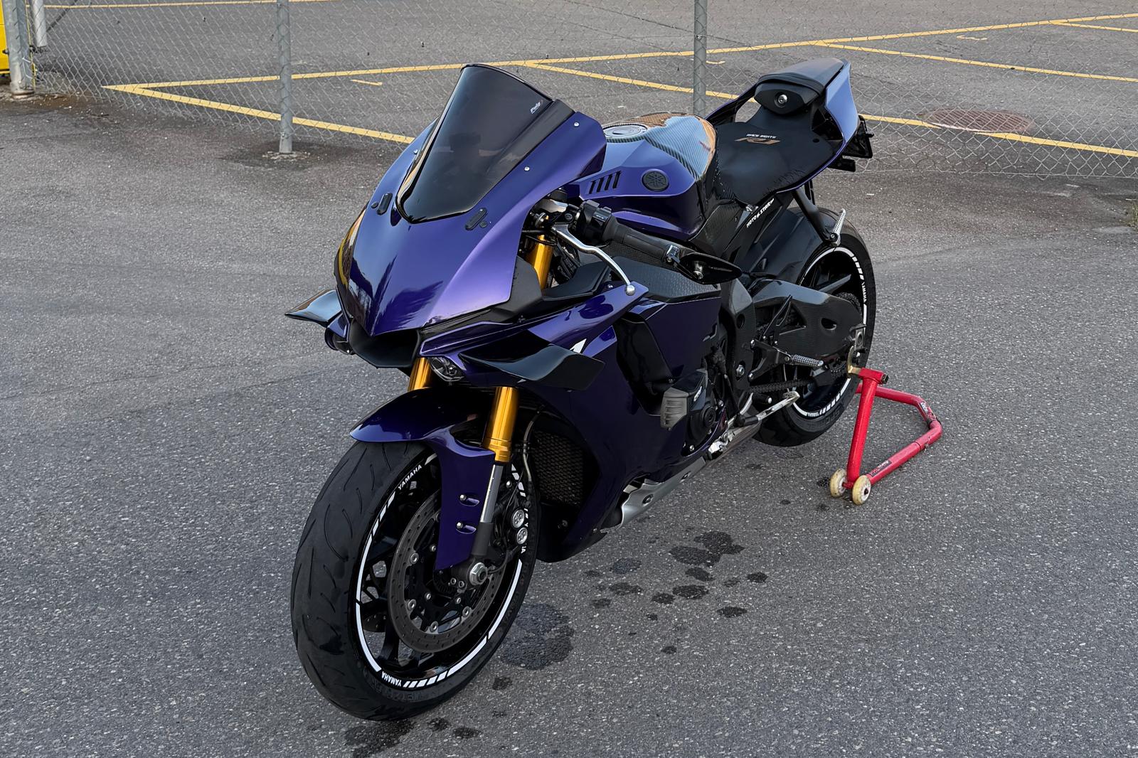 YAMAHA YZF-R1 ABS-image-1