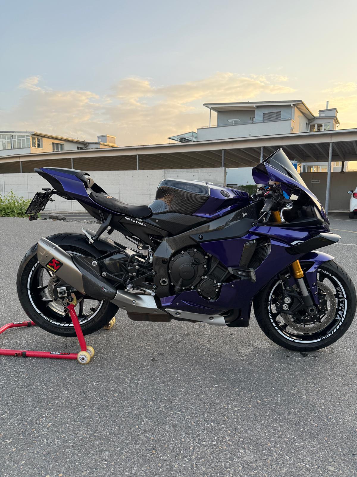 YAMAHA YZF-R1 ABS-image-3