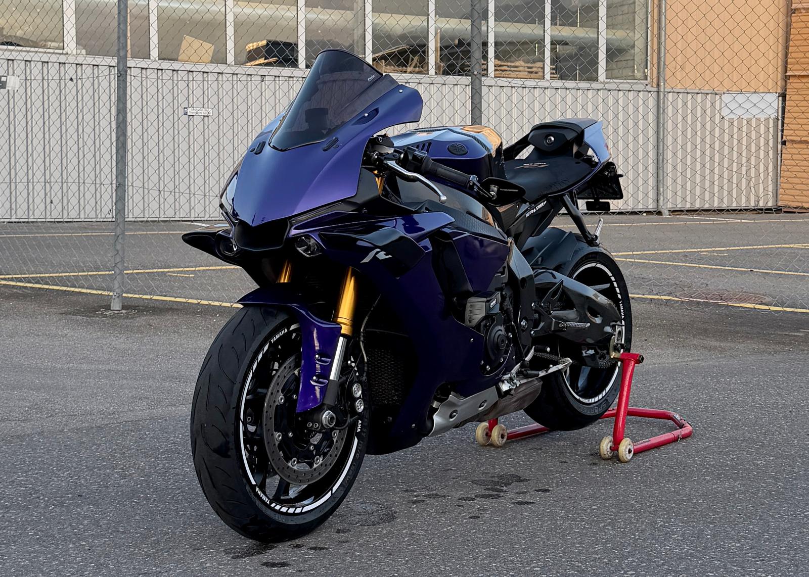 YAMAHA YZF-R1 ABS-image-0
