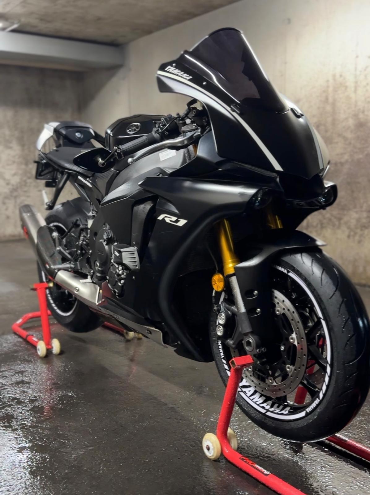 YAMAHA YZF-R1 ABS-image-12