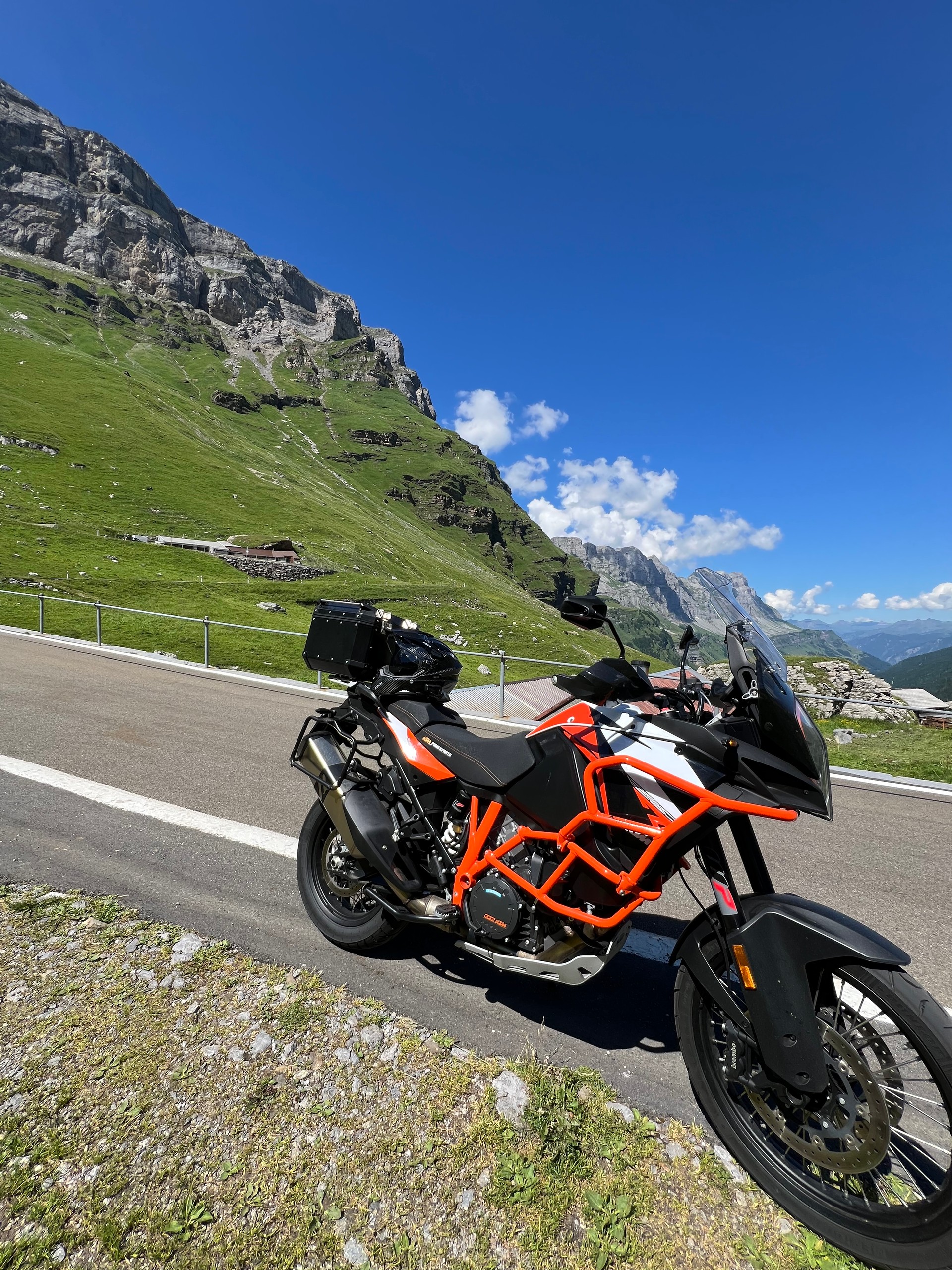 KTM R-image-0